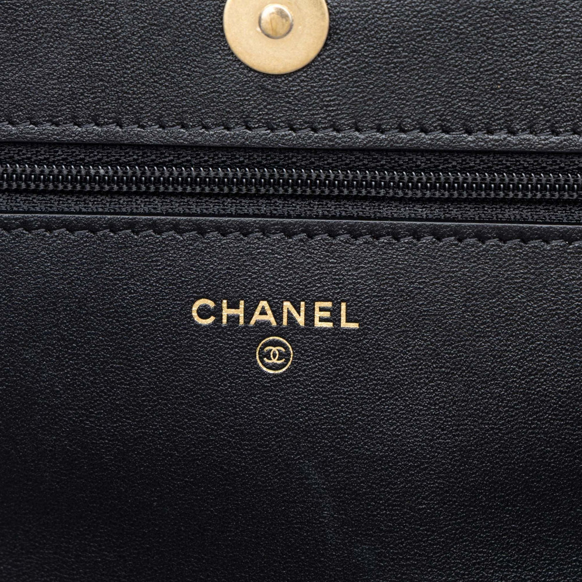 Chanel Quilted Lambskin 19 Wallet on Chain — Black