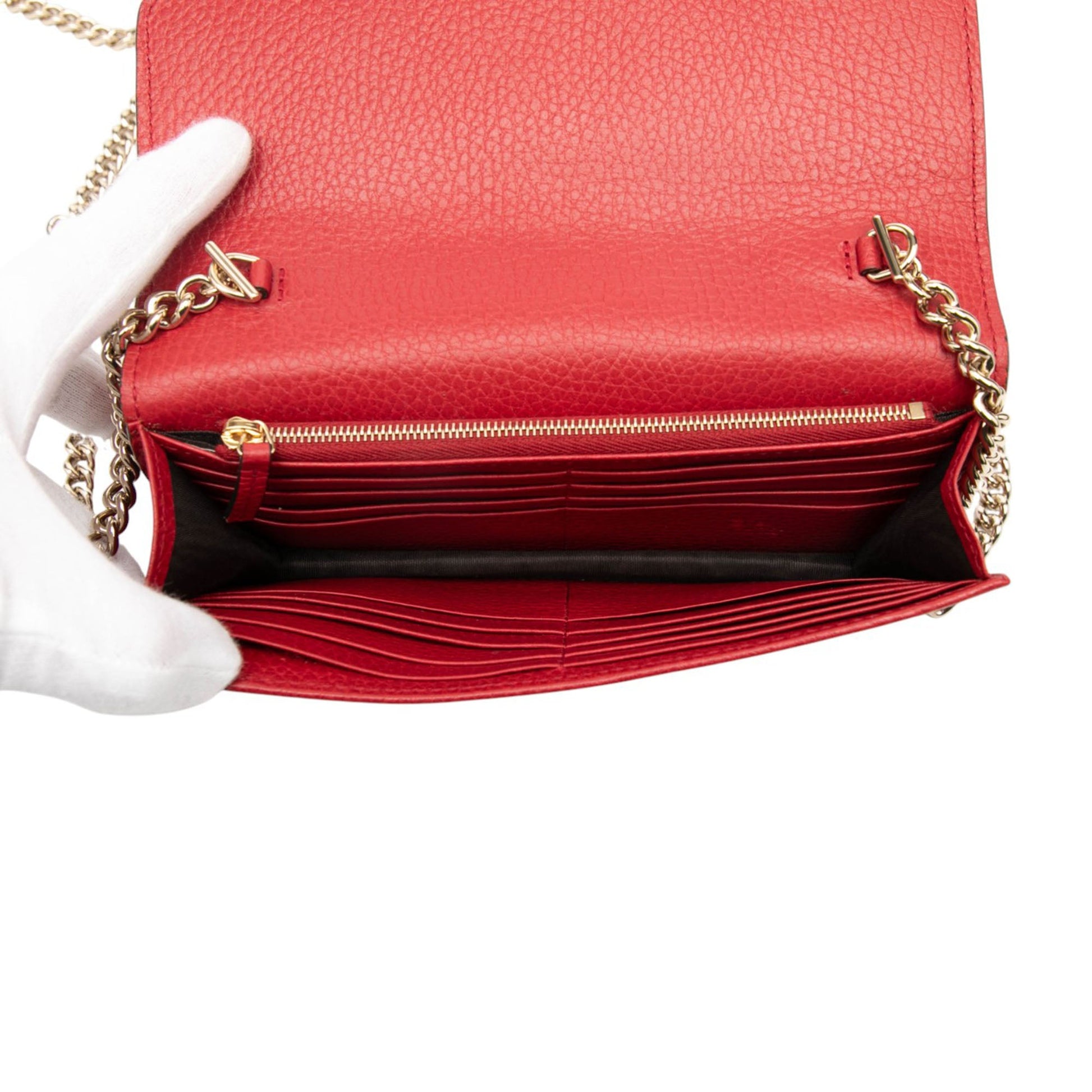 Gucci Leather Interlocking G Dollar Wallet on Chain