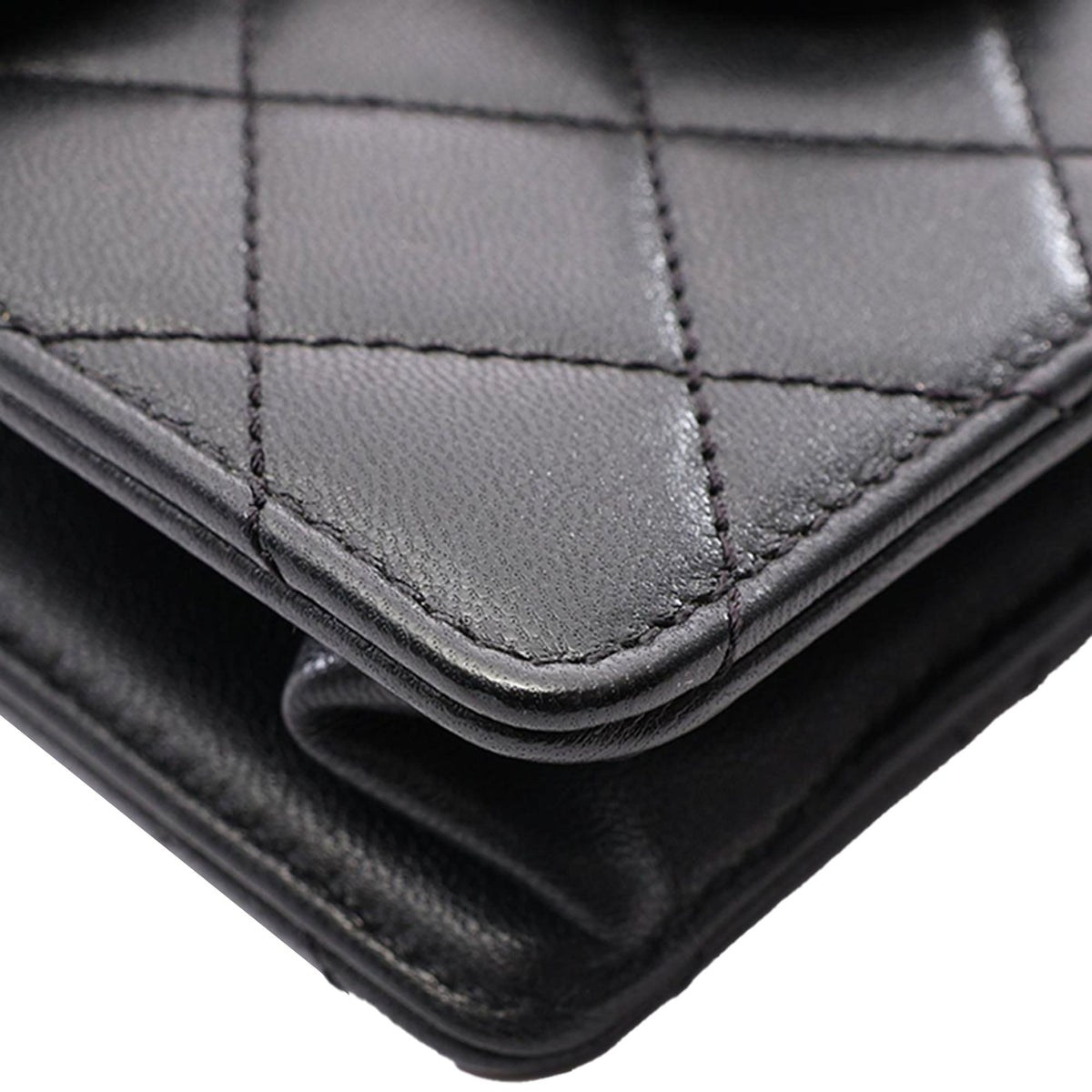 Chanel Small Chic Pearls Flap — Black