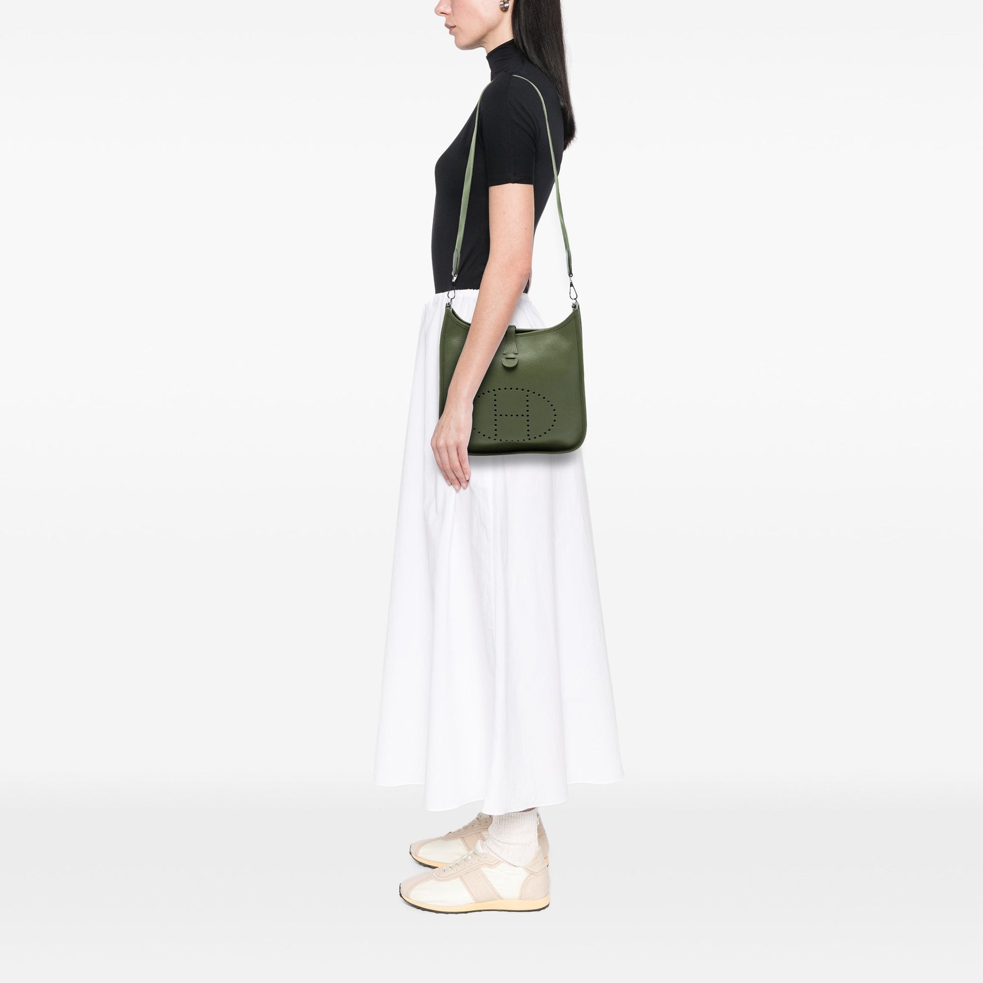 Clemence Evelyne I 29