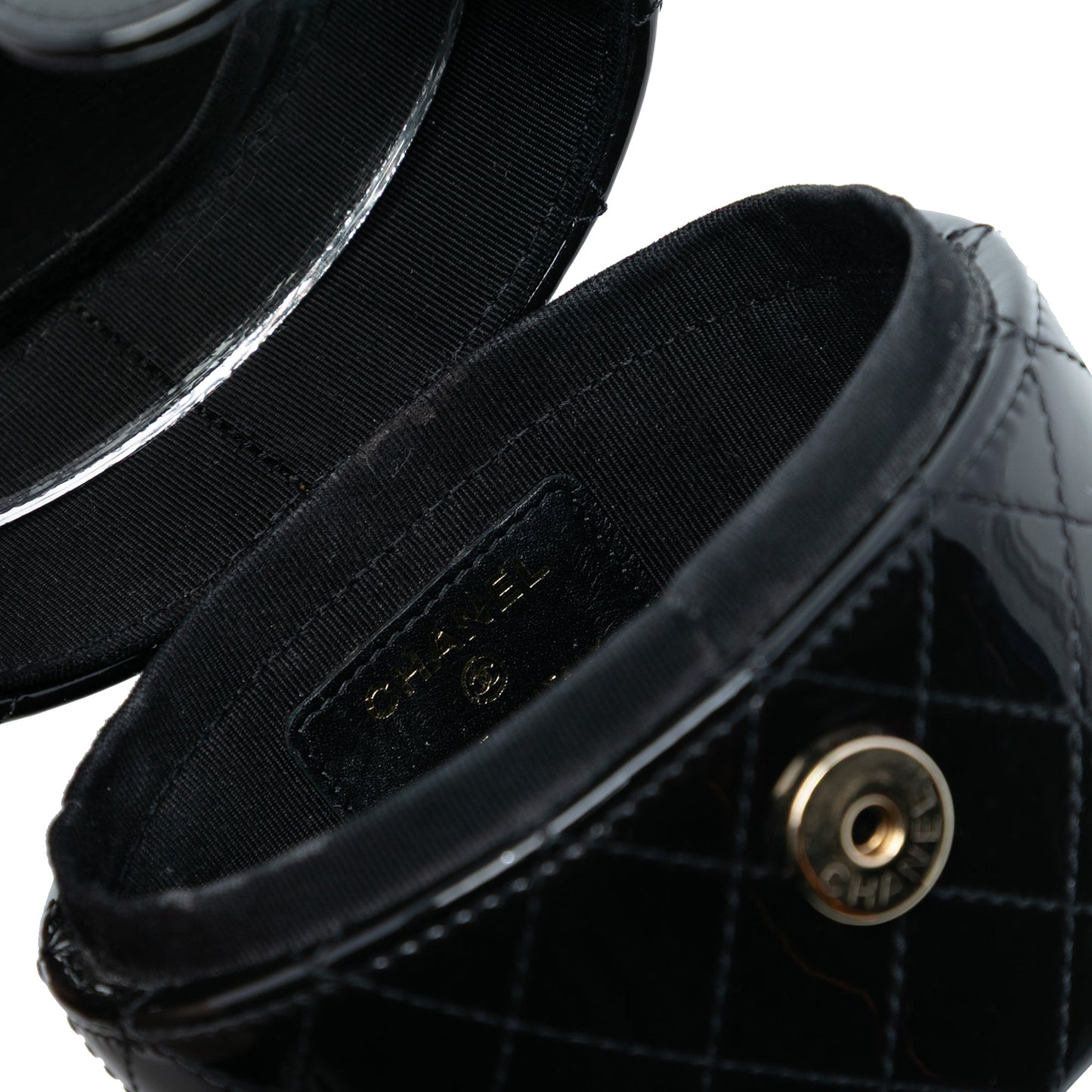 Chanel CC Quilted Patent Vanity Case with Chain