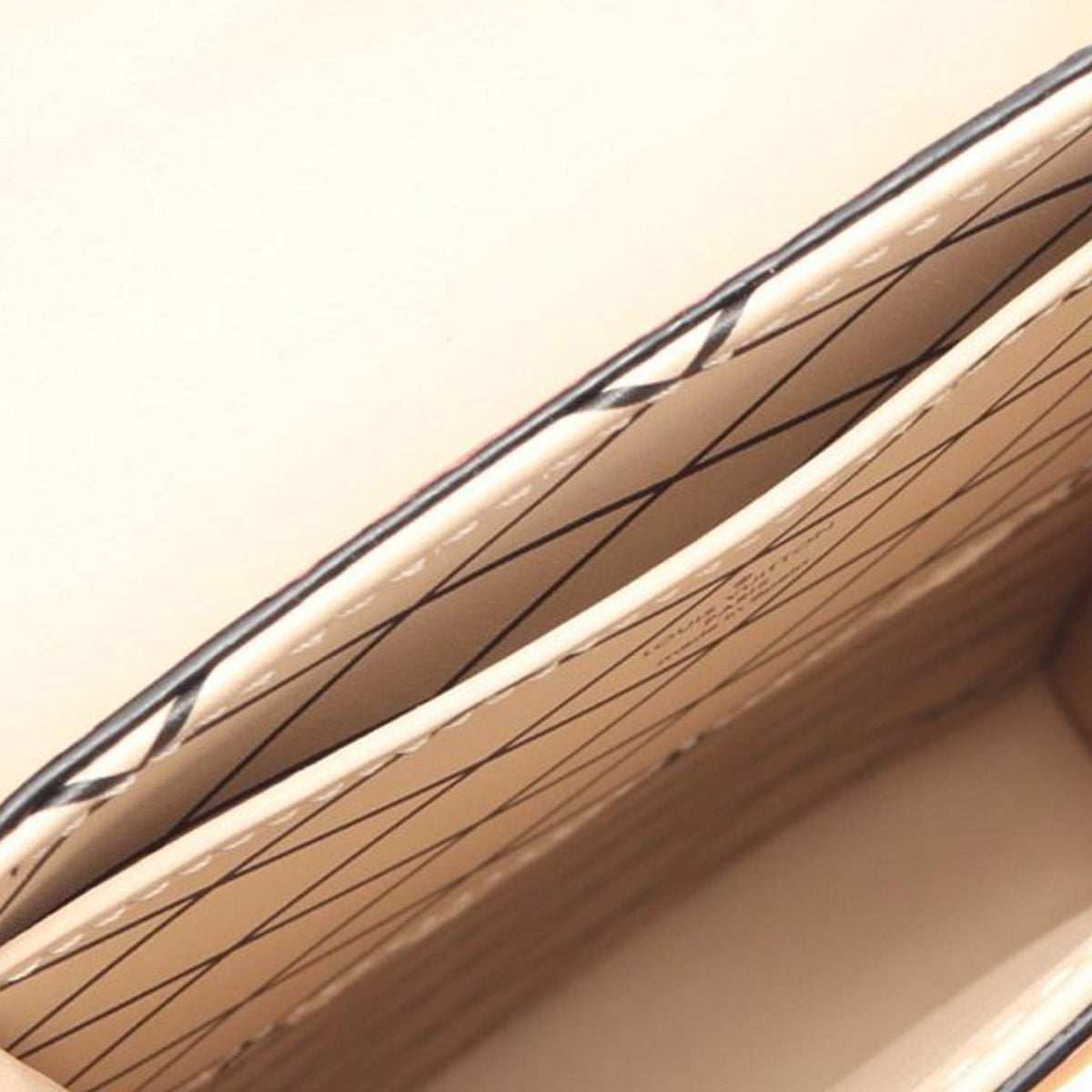 Louis Vuitton Epi Pochette Trunk Vertical