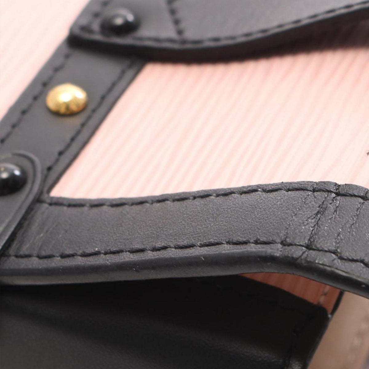 Louis Vuitton Epi Pochette Trunk Vertical