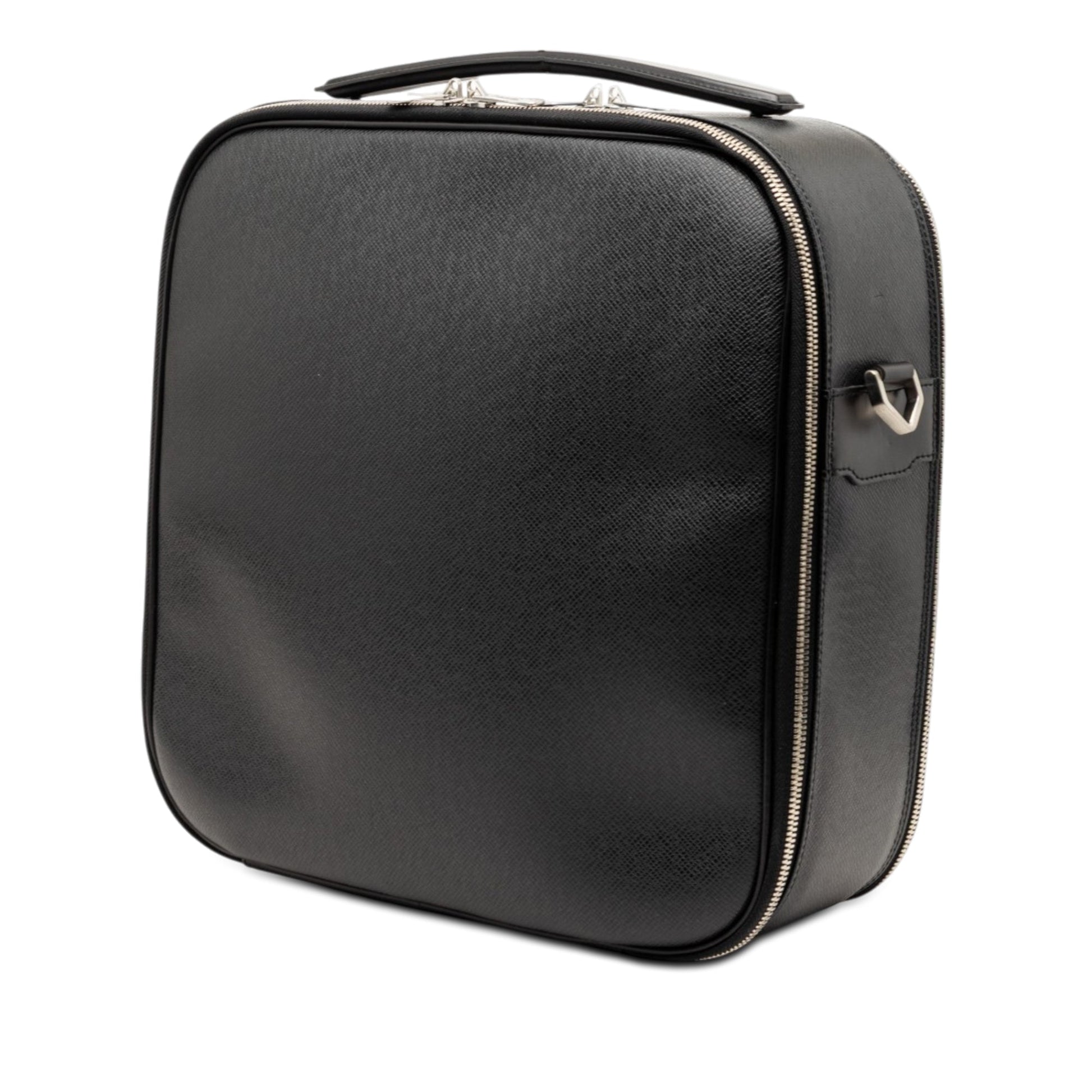 Louis Vuitton Taiga Tura