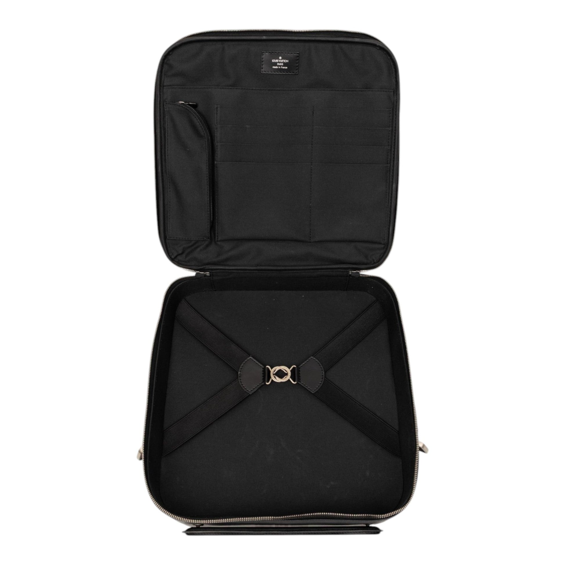 Louis Vuitton Taiga Tura