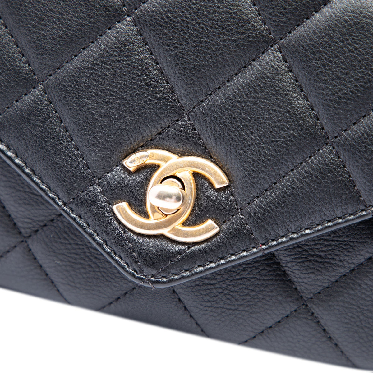 Chanel Quilted Calfskin Carry With Chic Flap Belt Bag with Chain — Black