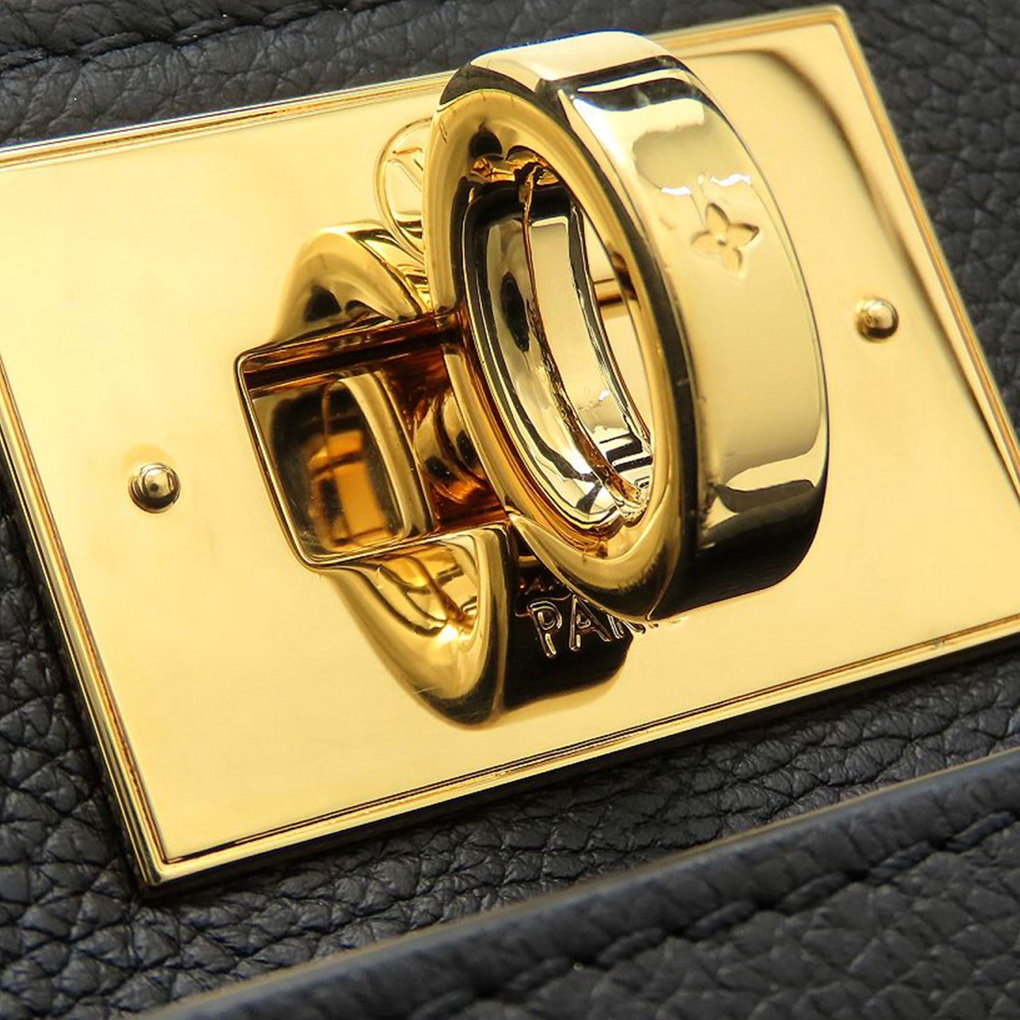 Louis Vuitton Monogram On My Side PM