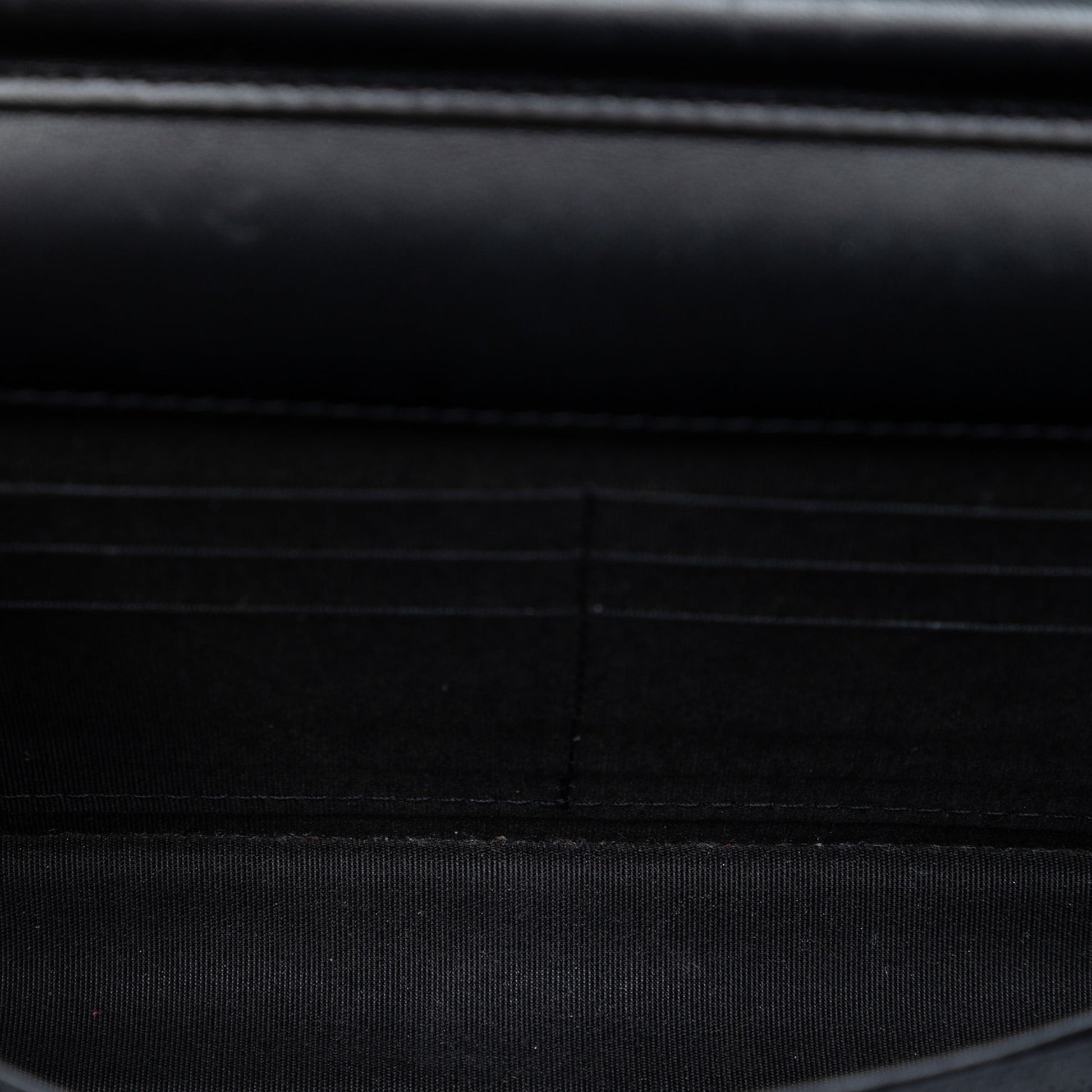 Calfskin Golden Class 2.0 Wallet on Chain