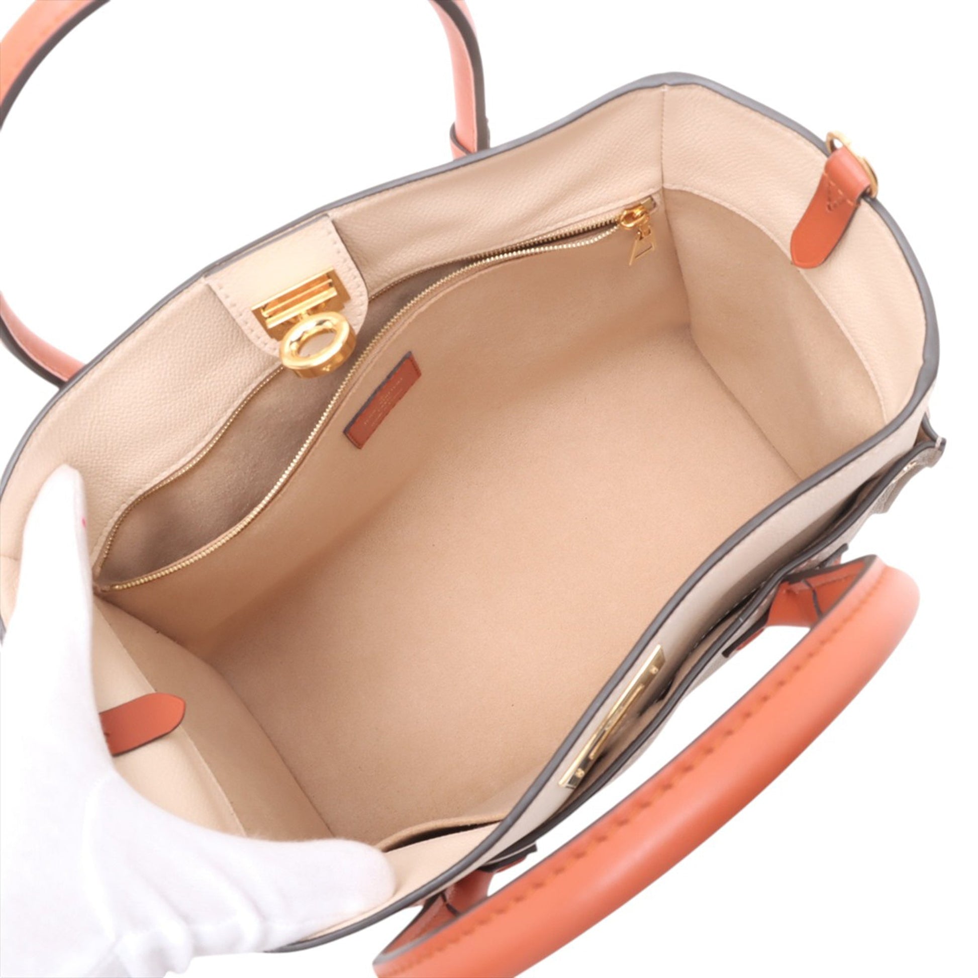 Louis Vuitton Monogram On My Side MM