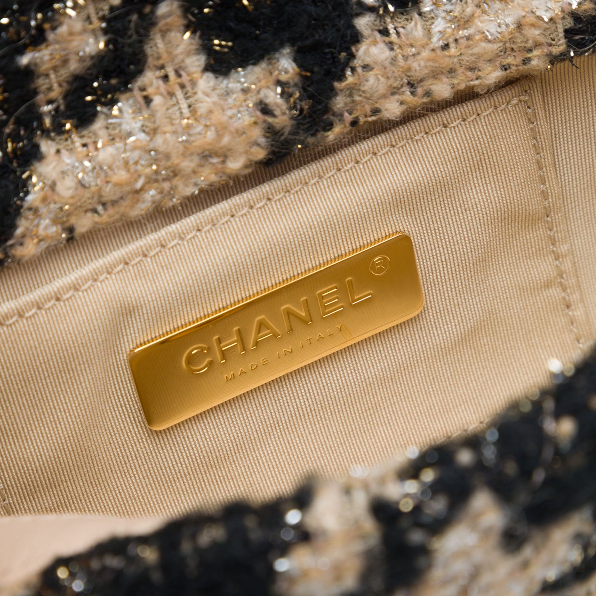 Chanel Houndstooth Tweed 19 Belt Bag