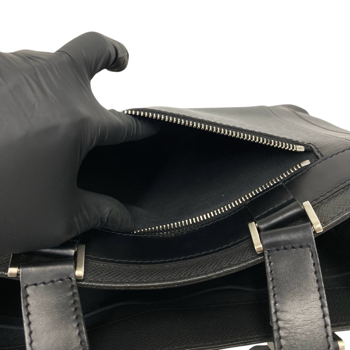Louis Vuitton Taiga Kasbek PM