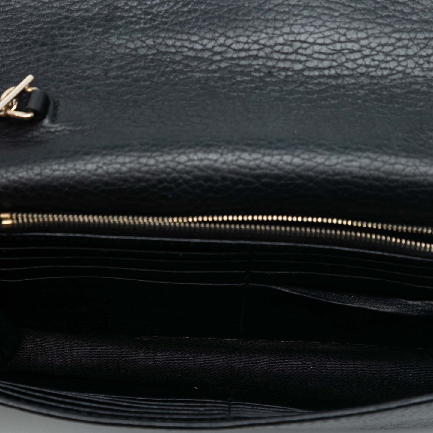 Gucci Leather Interlocking G Dollar Wallet on Chain