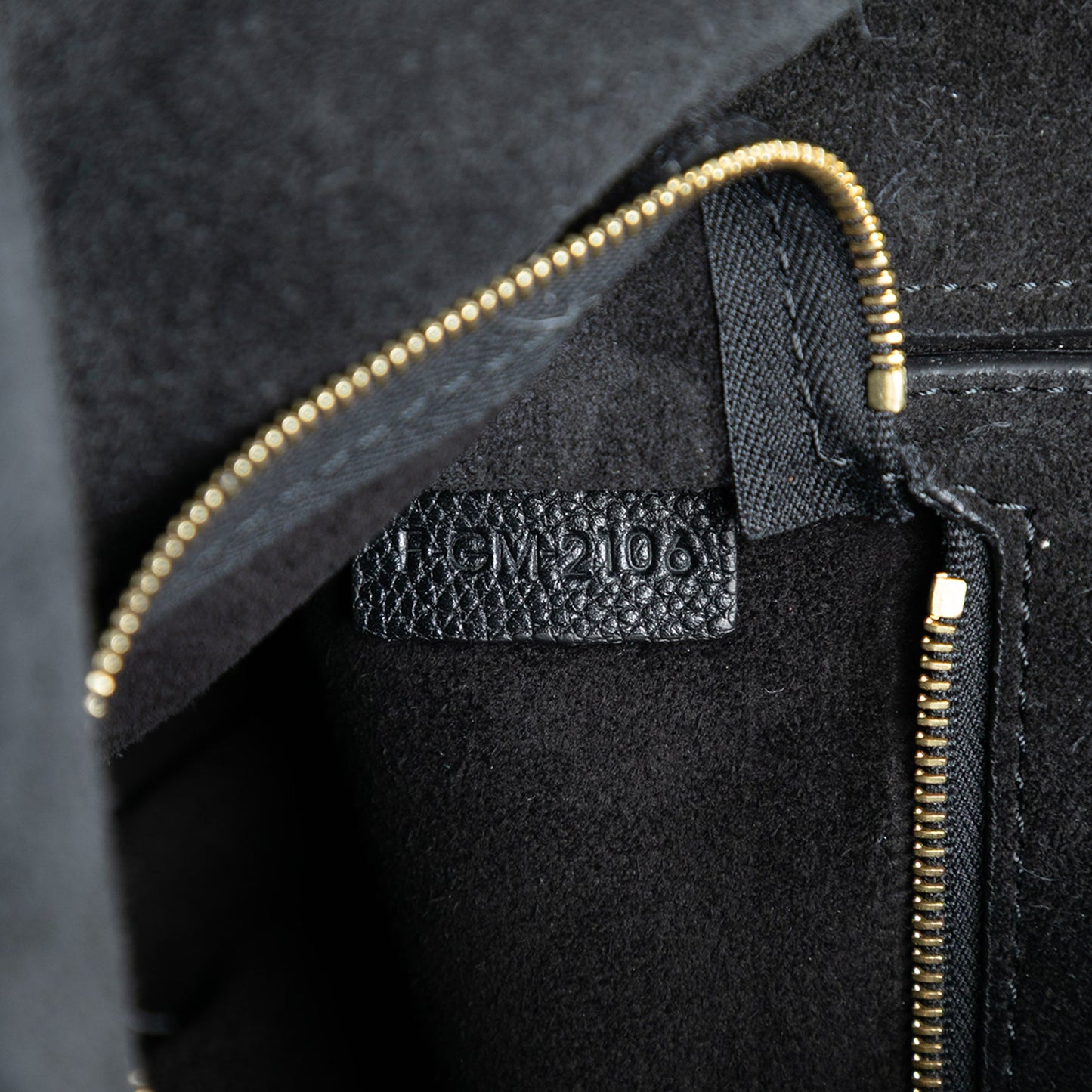 Medium Leather Seau Sangle Bucket Bag