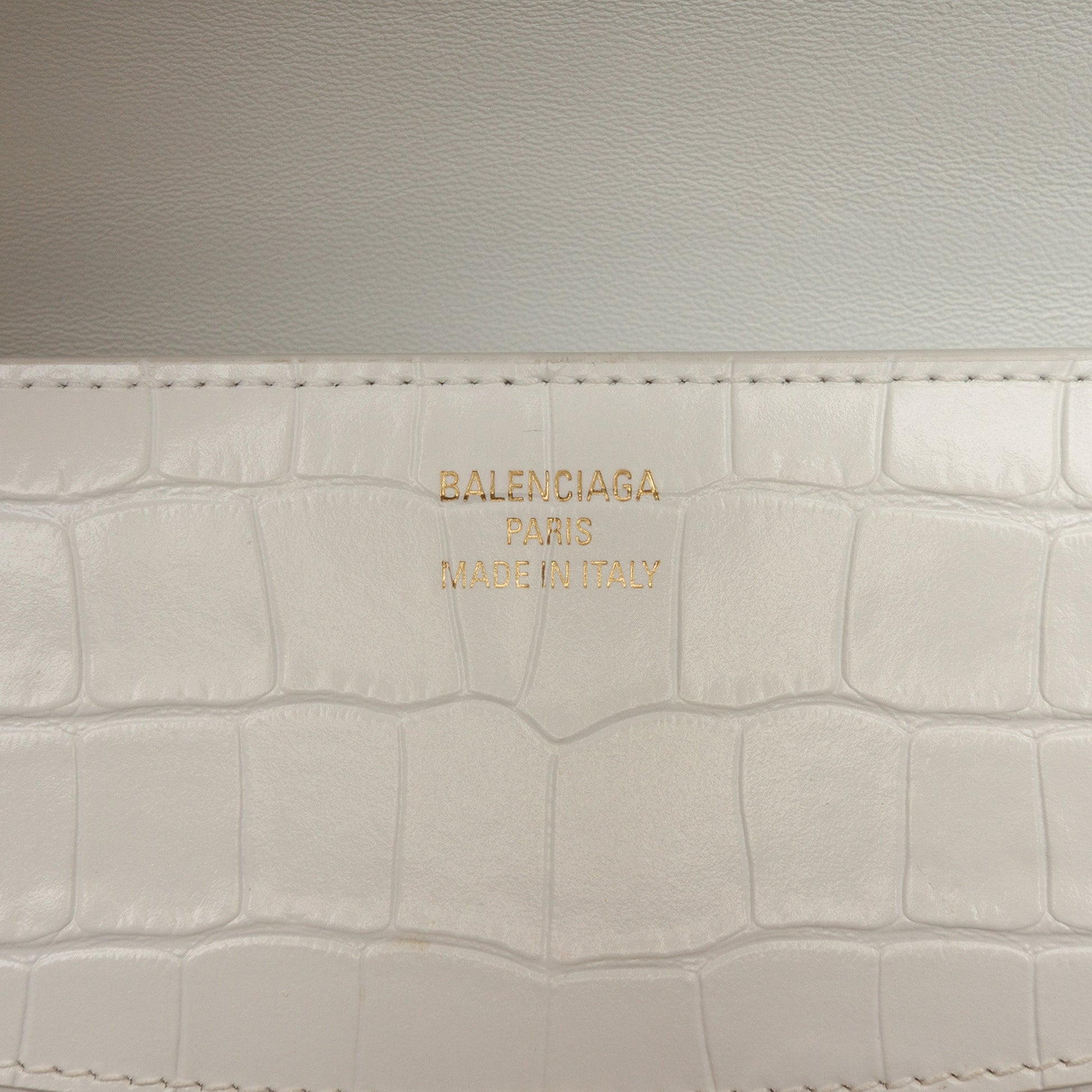 Small Croc Embossed Lady Flap