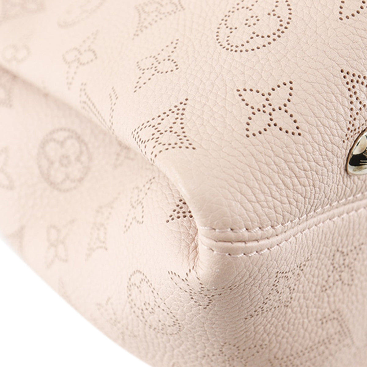 Louis Vuitton Monogram Mahina Sevres — Pink