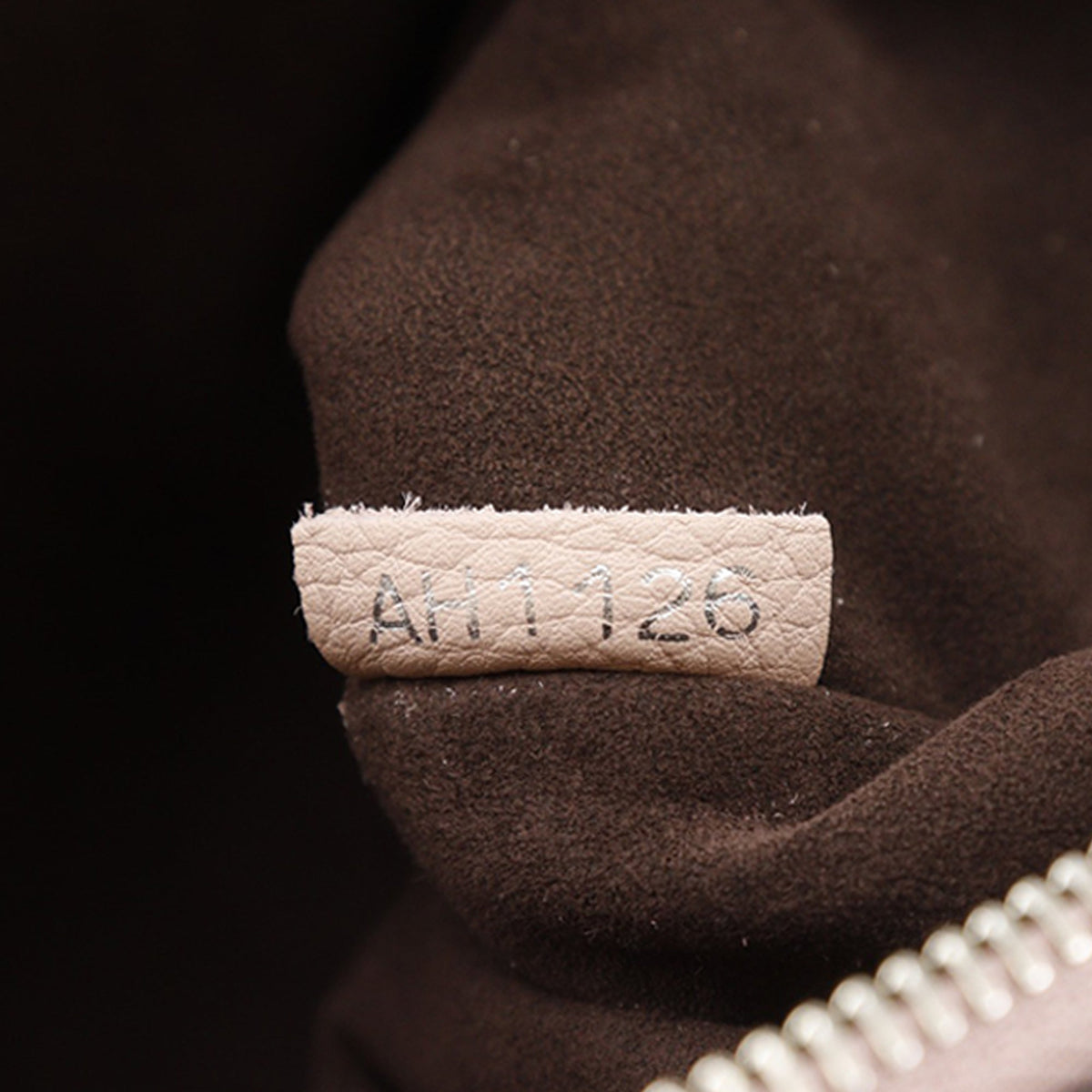 Louis Vuitton Monogram Mahina Sevres — Pink