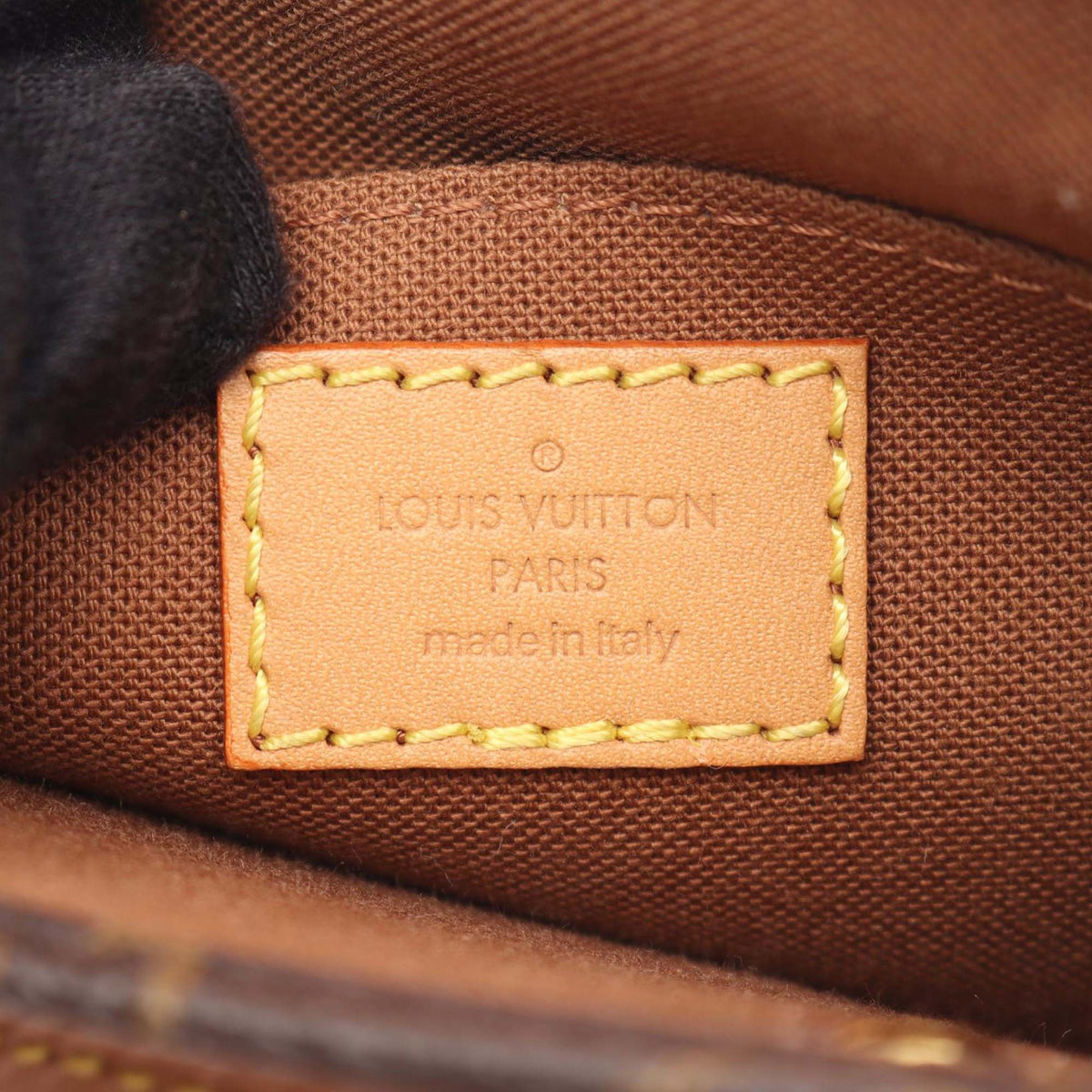 Louis Vuitton Monogram Petit Sac Plat
