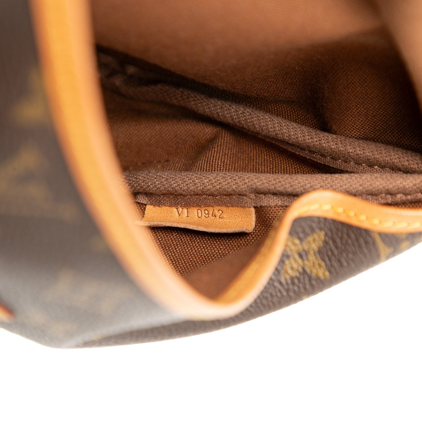 Louis Vuitton Monogram Saumur 30