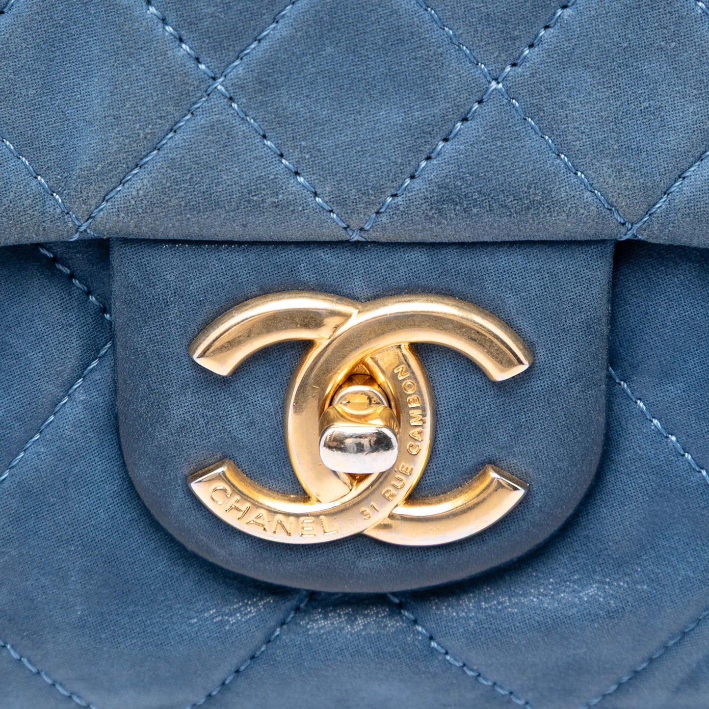 Chanel Medium Quilted Iridescent Calfskin Chic Quilt Accordion Flap