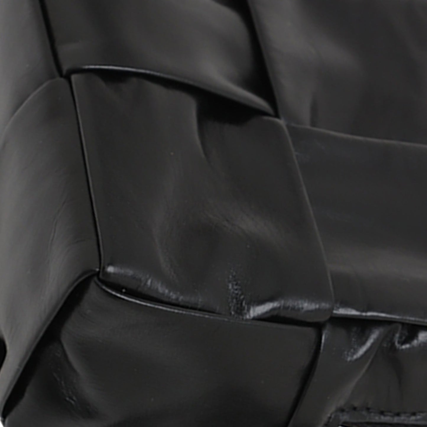 Bottega Veneta Paper Calfskin Intrecciato Cassette Belt Bag