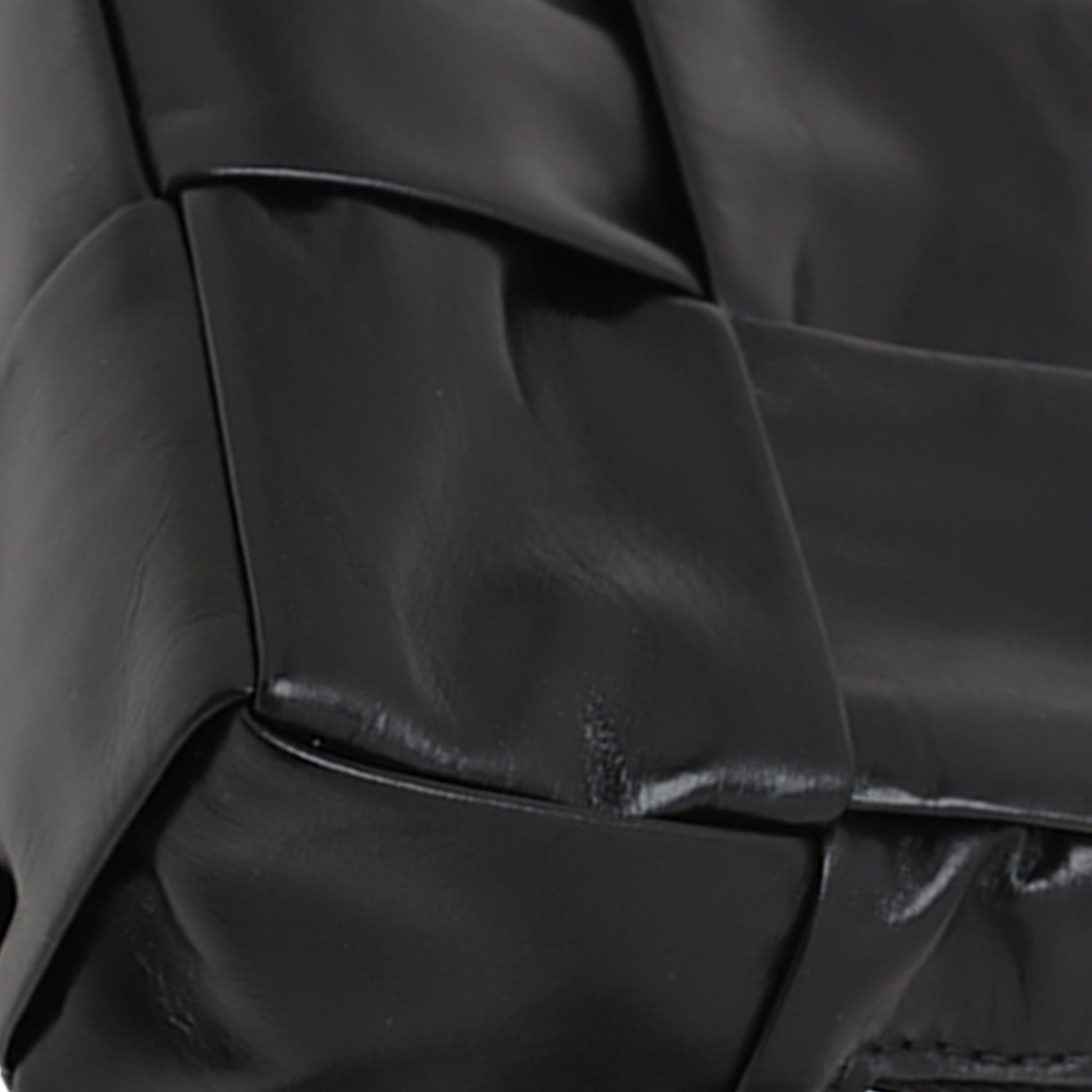 Bottega Veneta Paper Calfskin Intrecciato Cassette Belt Bag