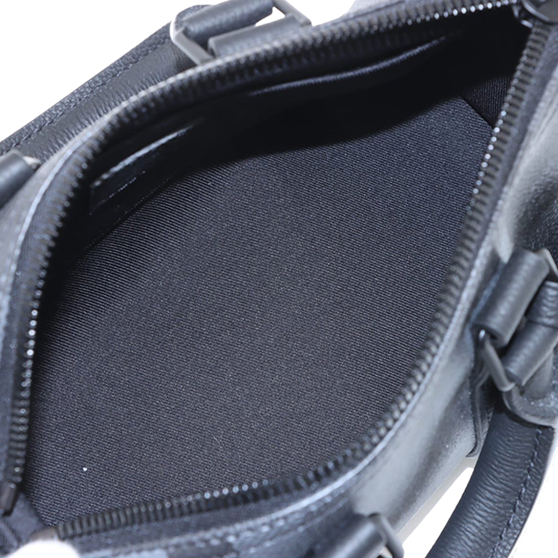 Louis Vuitton Damoflage Keepall Bandouliere 25
