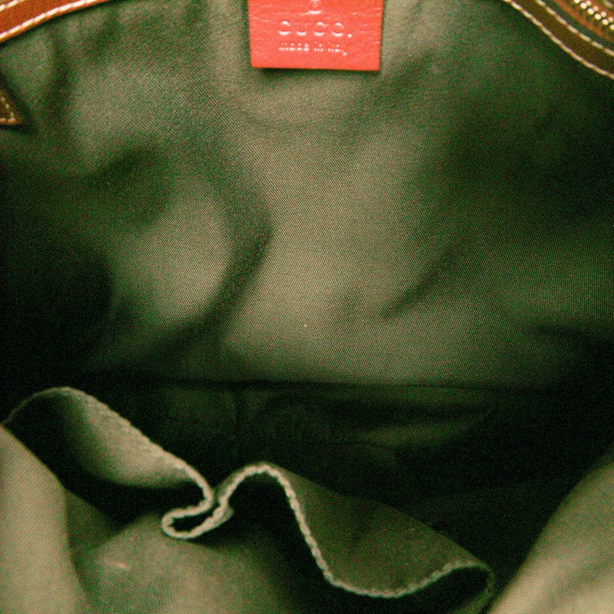 Gucci Calfskin Abbey D Ring Ruffle Hobo — Red