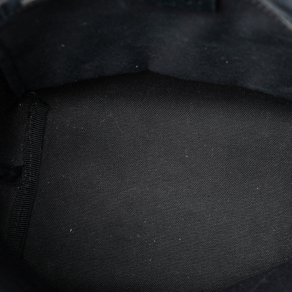 Gucci GG Supreme Tote — Black