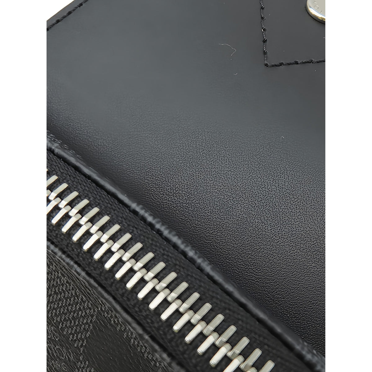 Louis Vuitton Damier Graphite Avenue Sling — Black