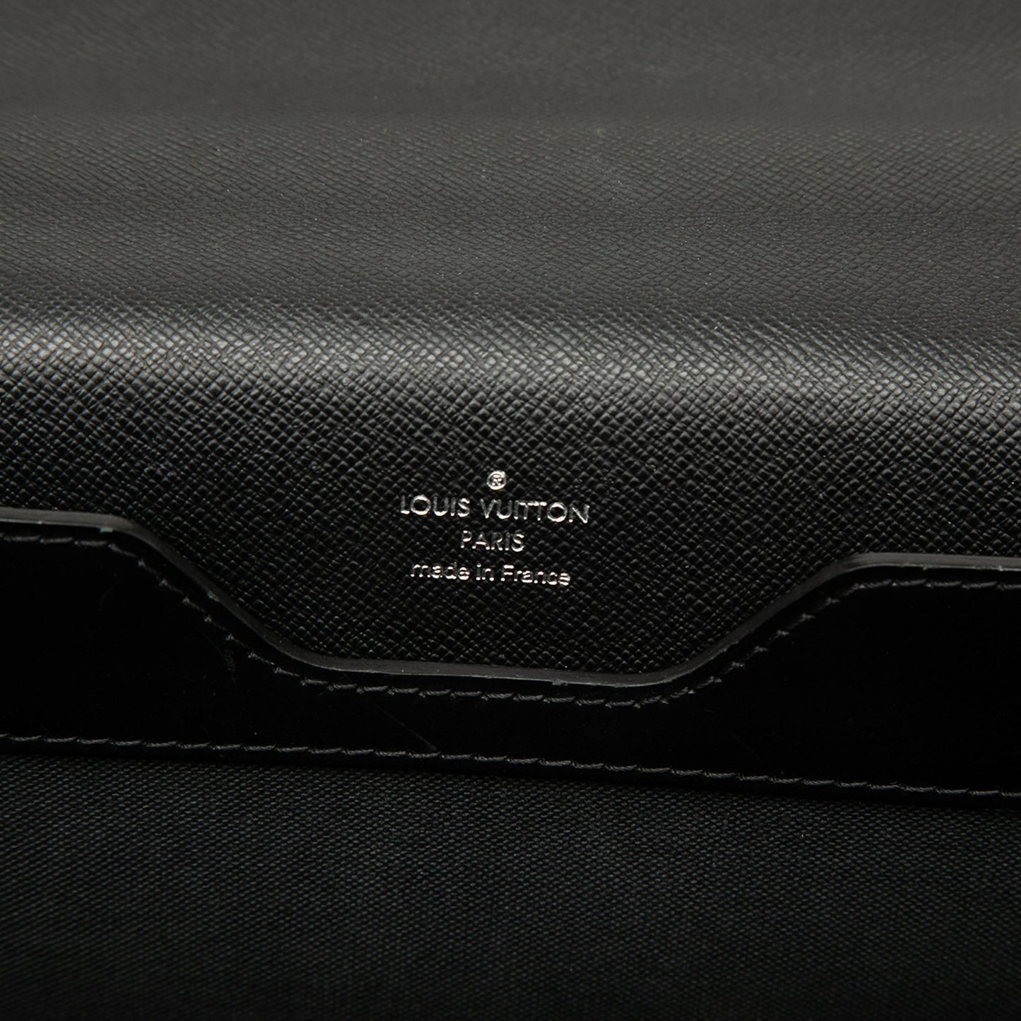Louis Vuitton Taiga Robusto 1