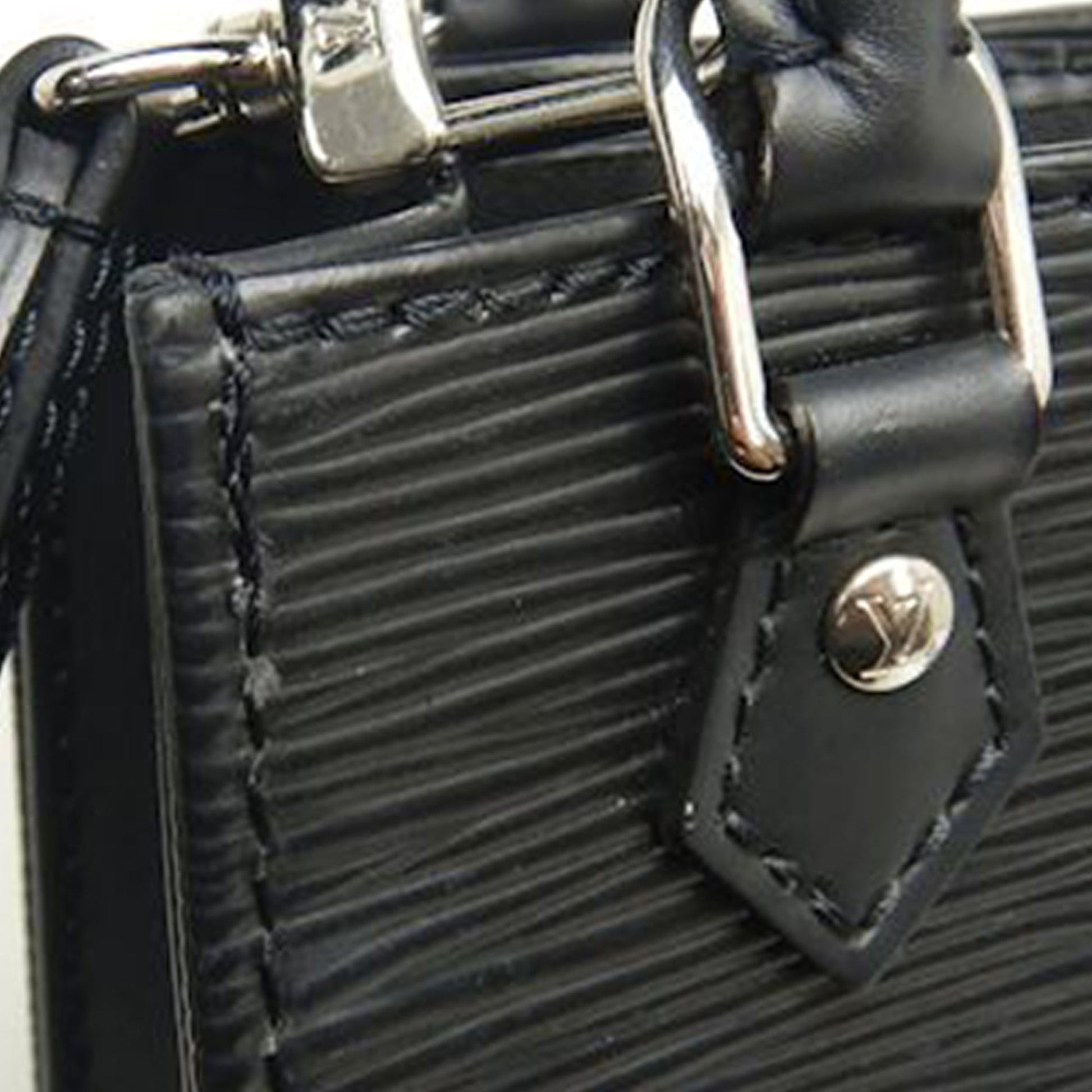 Louis Vuitton Epi Petit Sac Plat