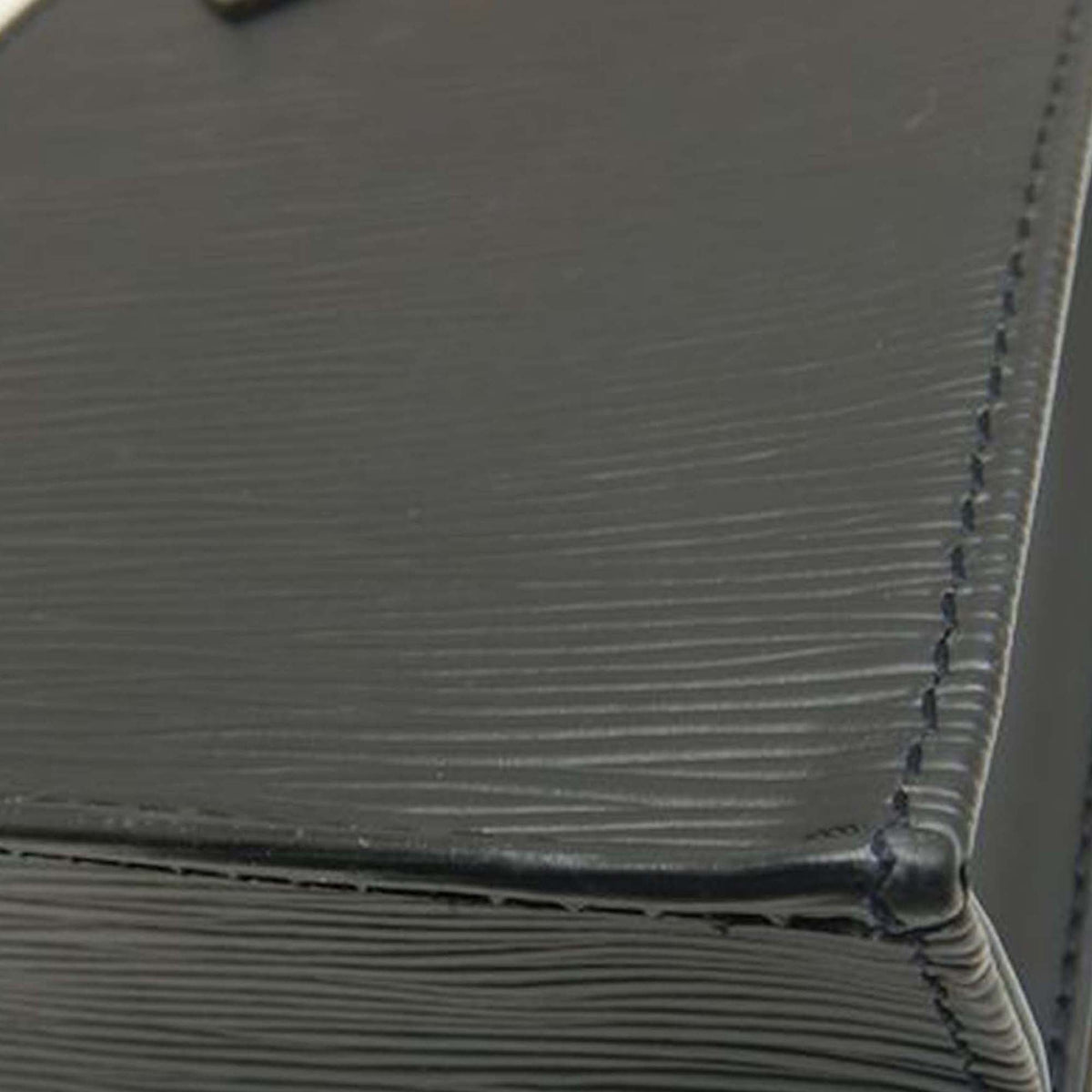 Louis Vuitton Epi Petit Sac Plat