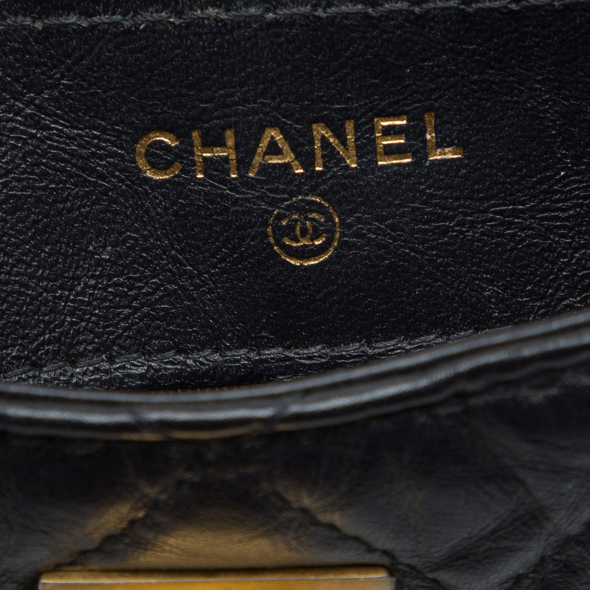 Chanel Quilted Aged Calfskin Reissue 2.55 Phone Holder With Chain — Black