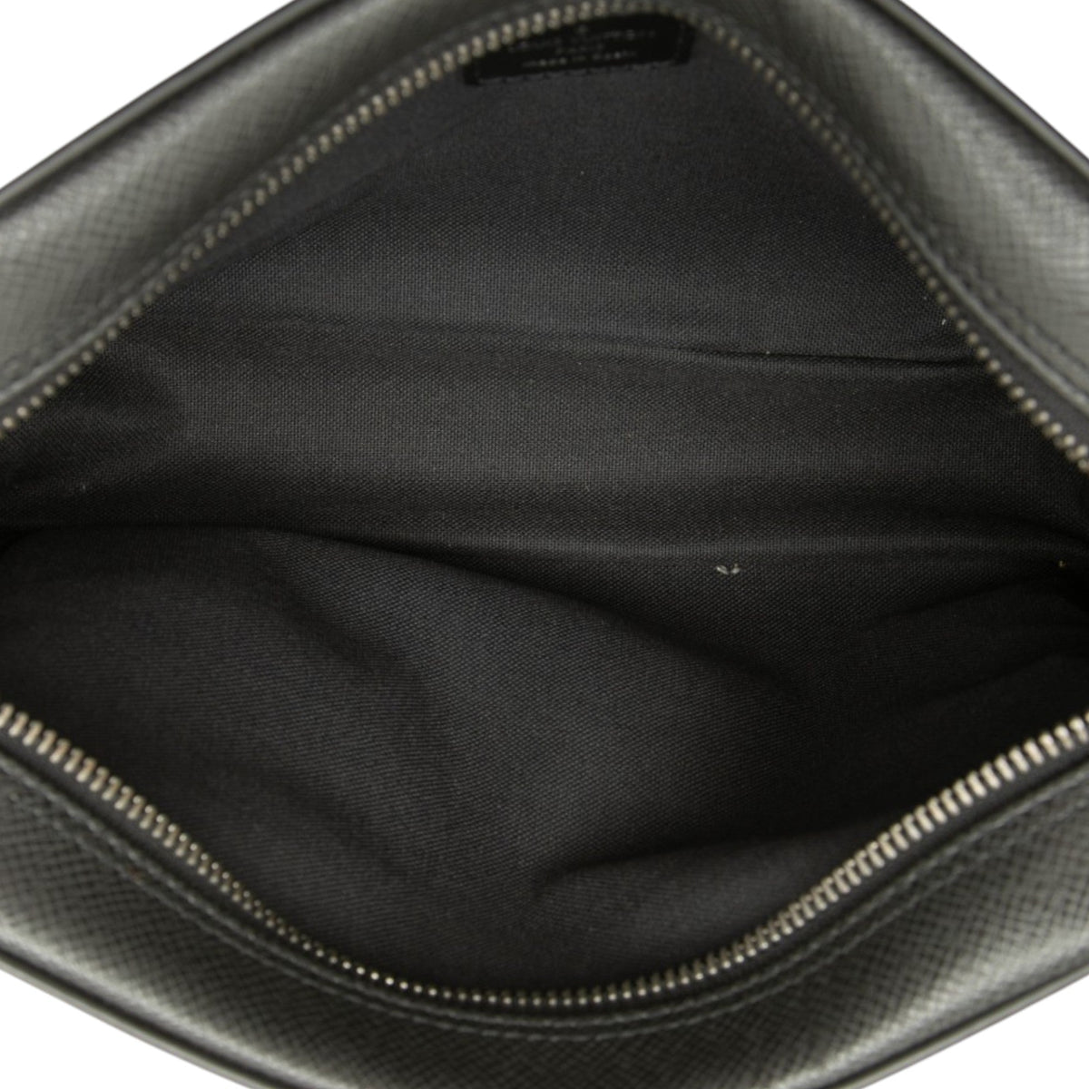 Louis Vuitton Taiga Pochette Kaluga