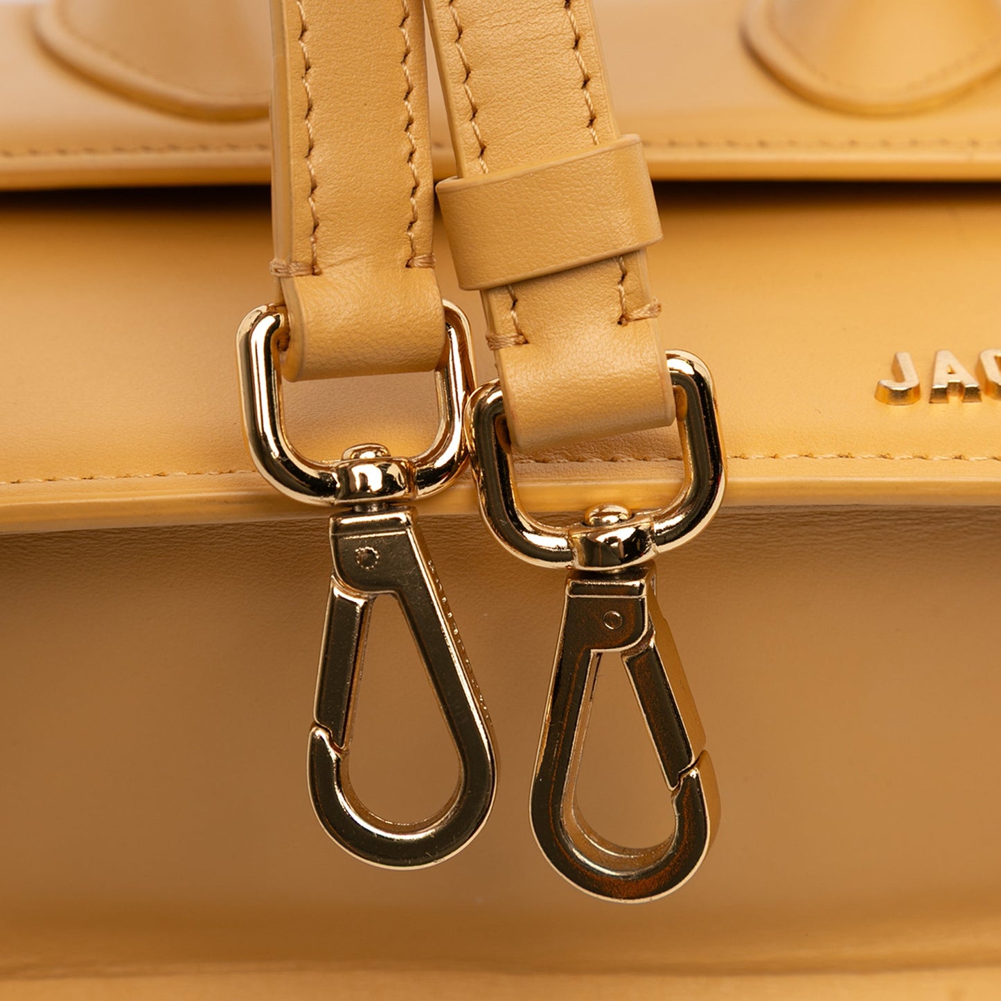 Jacquemus Leather Le Chiquito Moyen