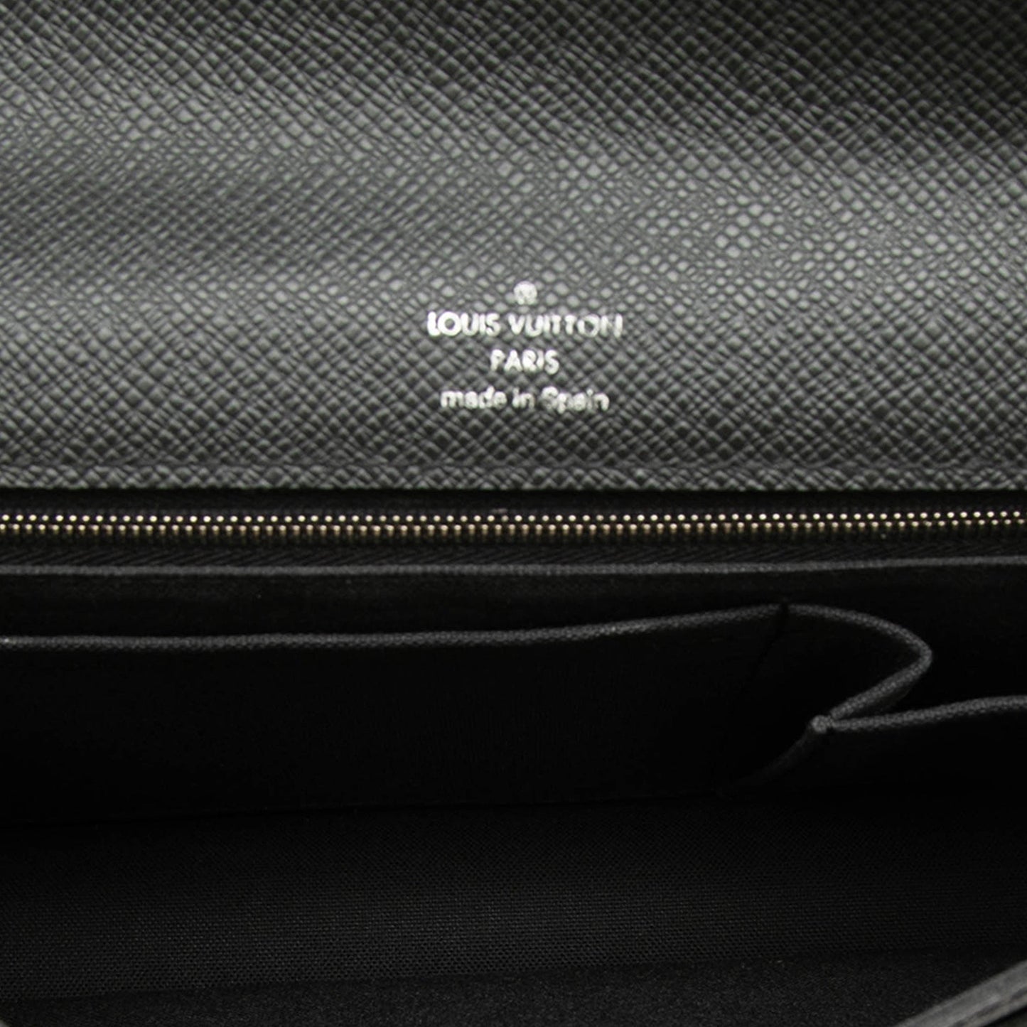 Louis Vuitton Taiga Belaia Clutch