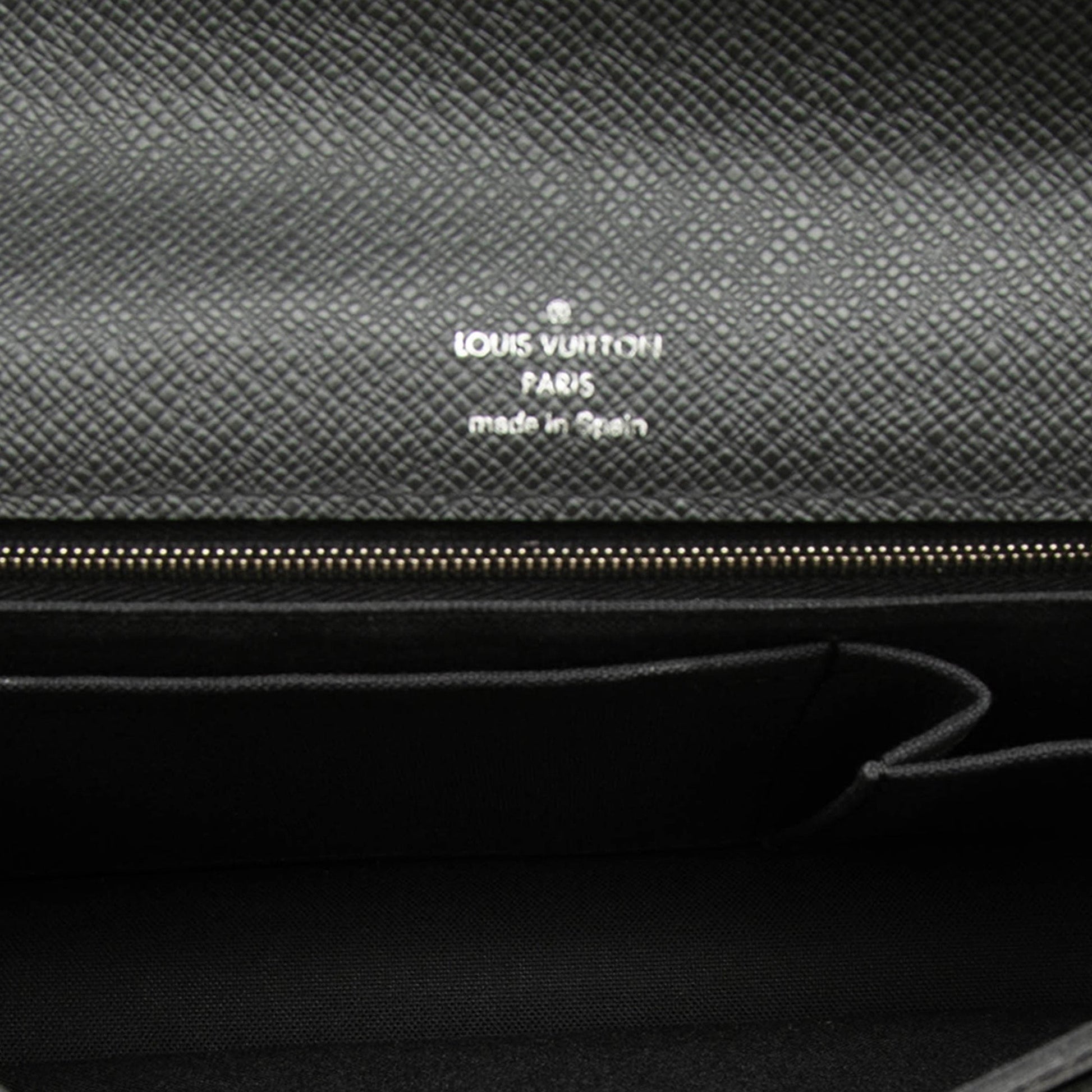 Louis Vuitton Taiga Belaia Clutch