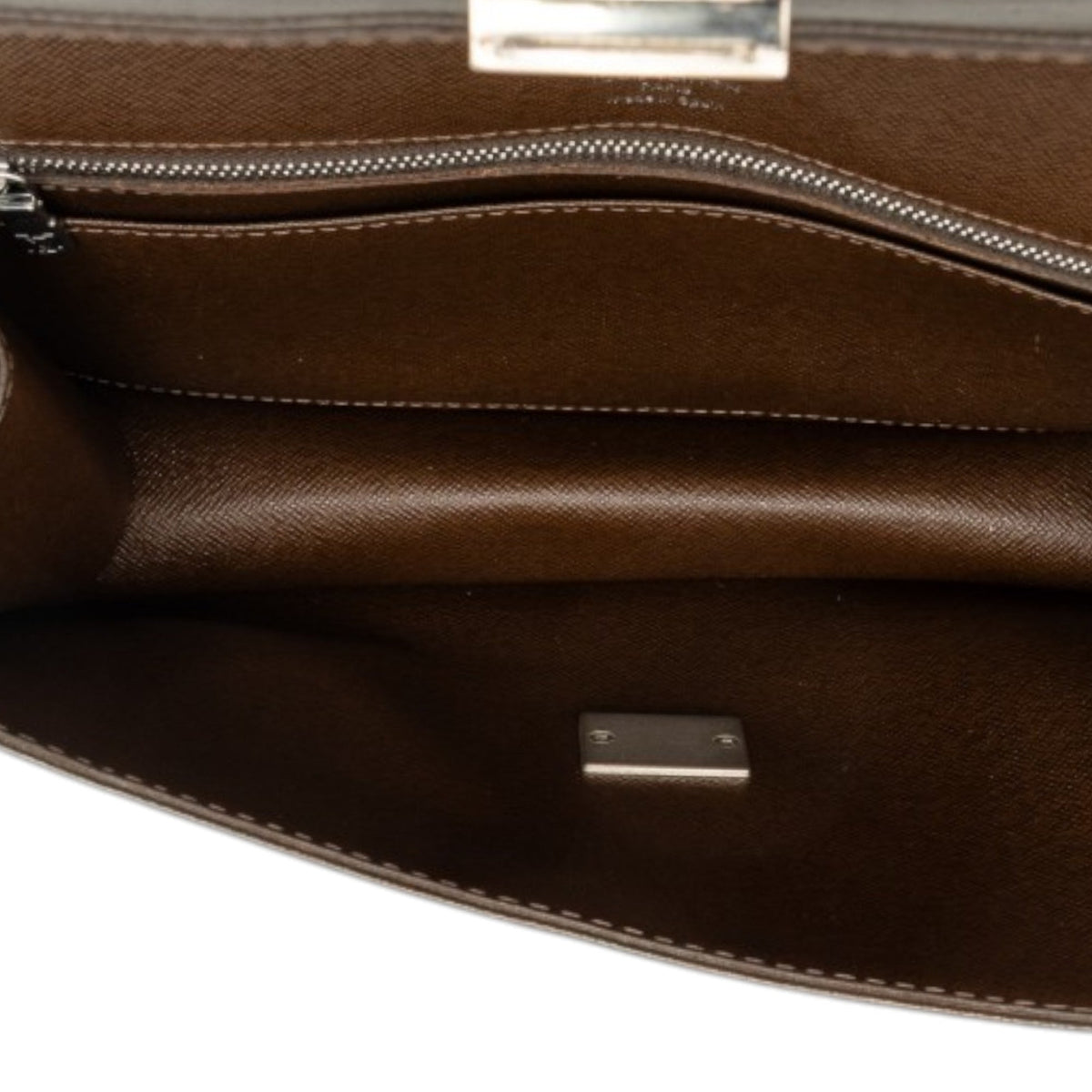 Louis Vuitton Taiga Selenga
