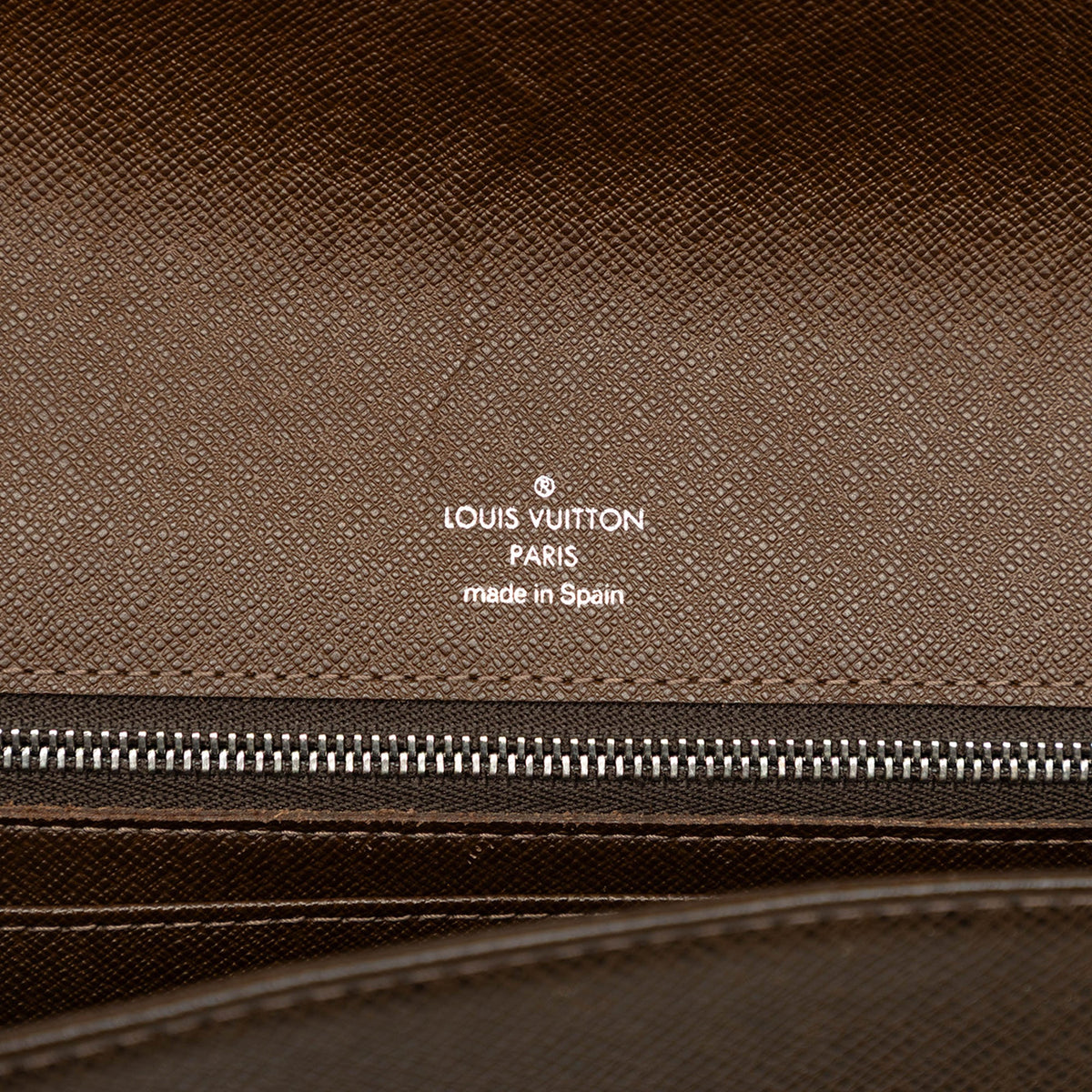 Louis Vuitton Taiga Selenga