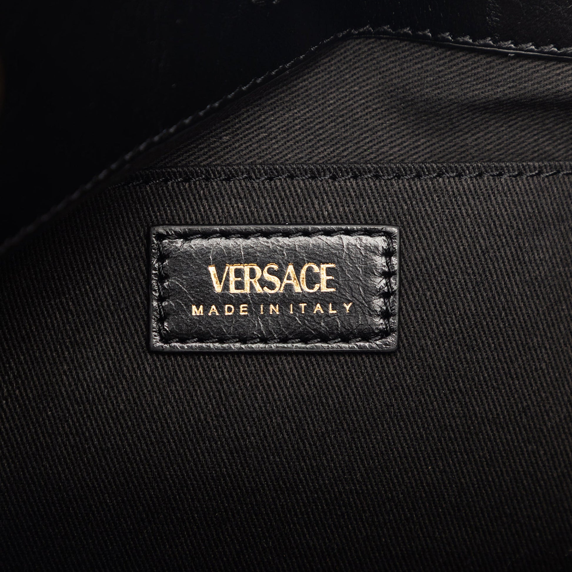Leather La Medusa Shoulder Bag