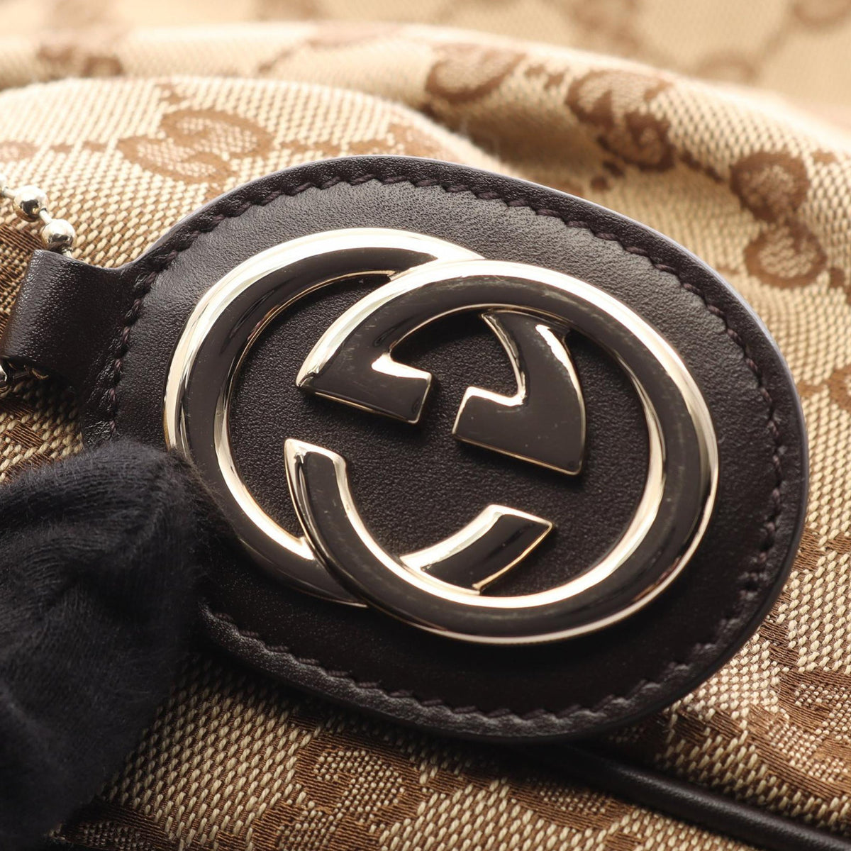 Gucci GG Canvas Sukey Handbag — Beige
