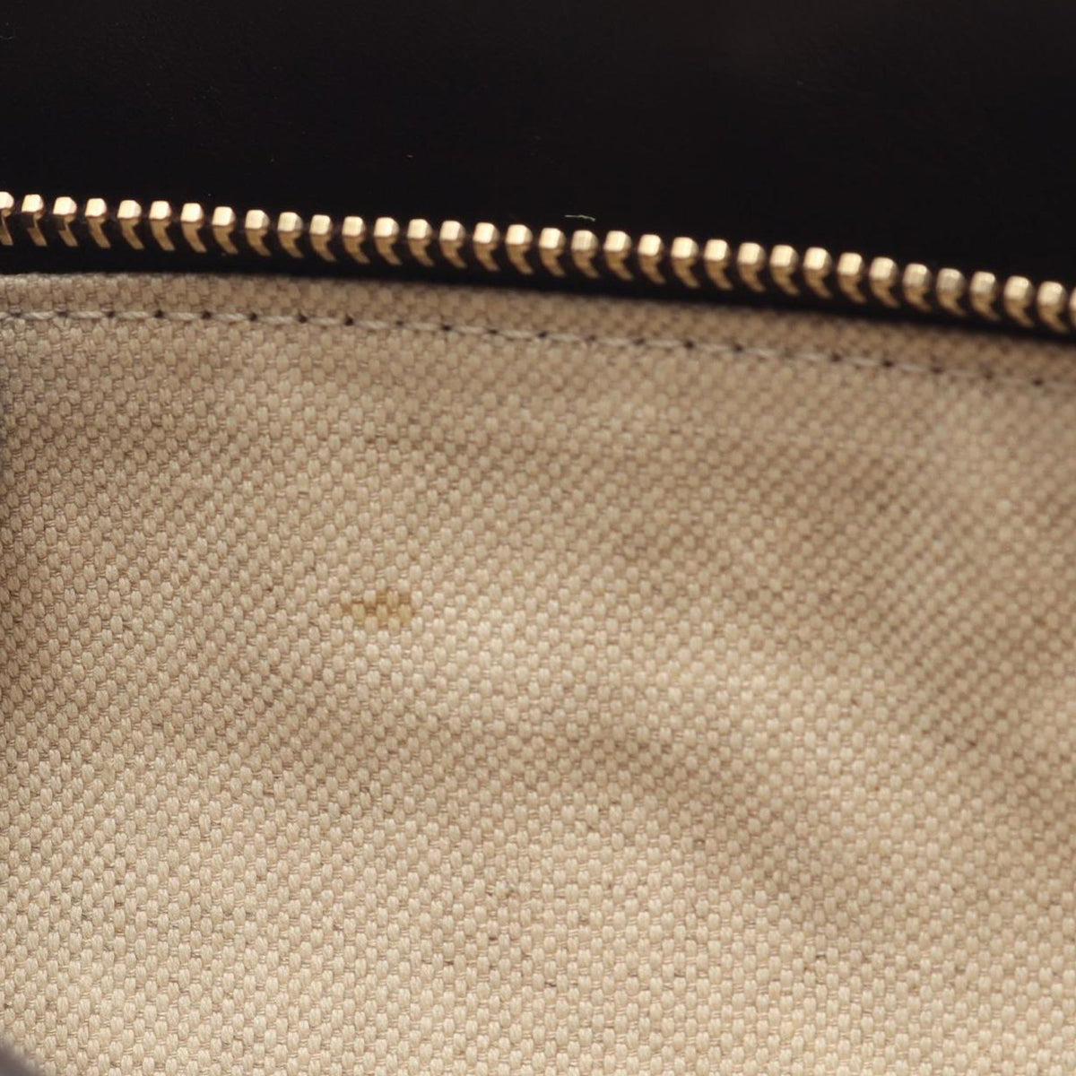 Gucci GG Canvas Sukey Handbag — Beige