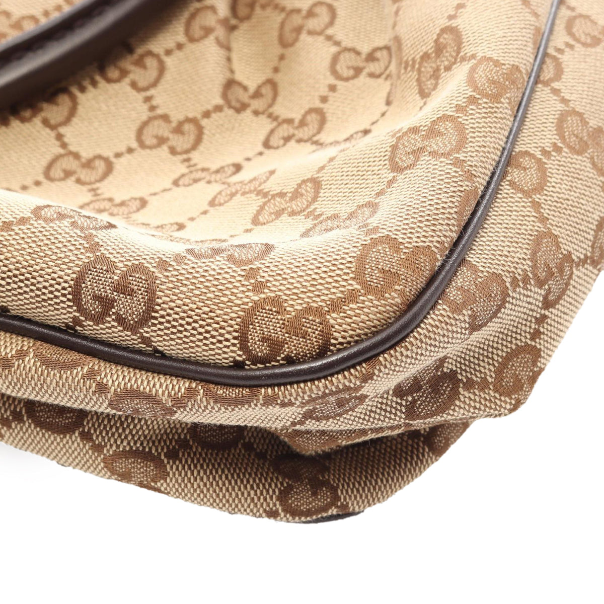 Gucci GG Canvas Sukey Handbag — Beige