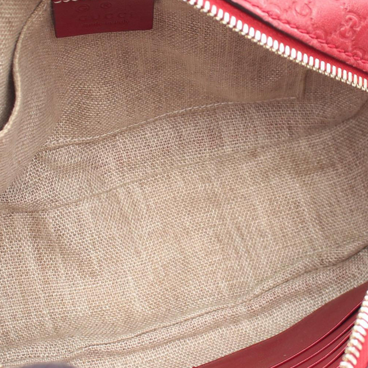 Gucci Microguccissima Bree Crossbody — Red