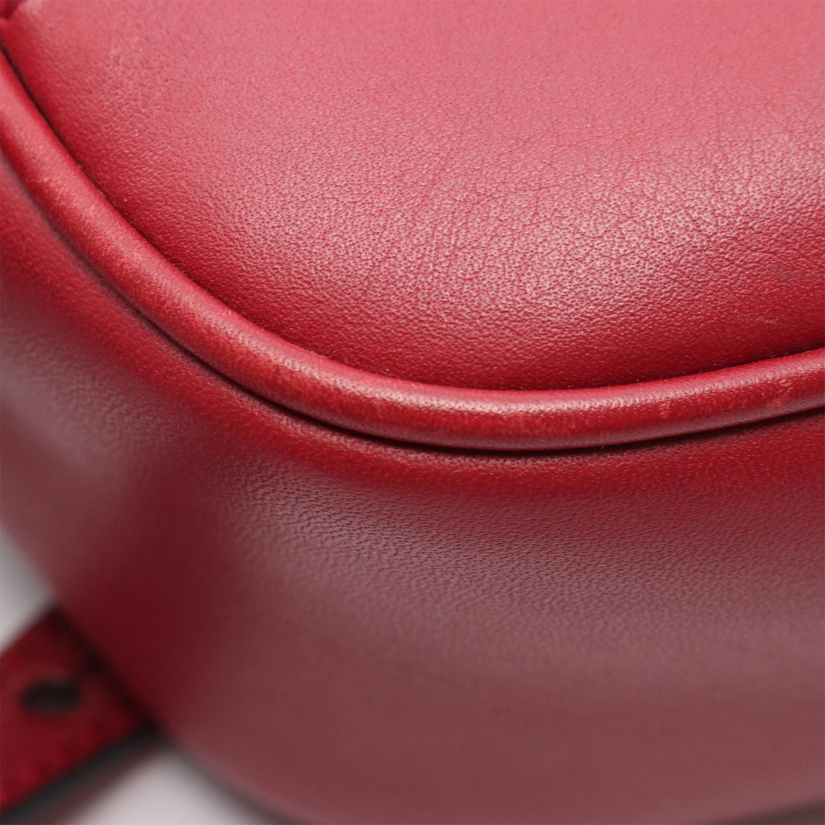 Gucci Microguccissima Bree Crossbody — Red