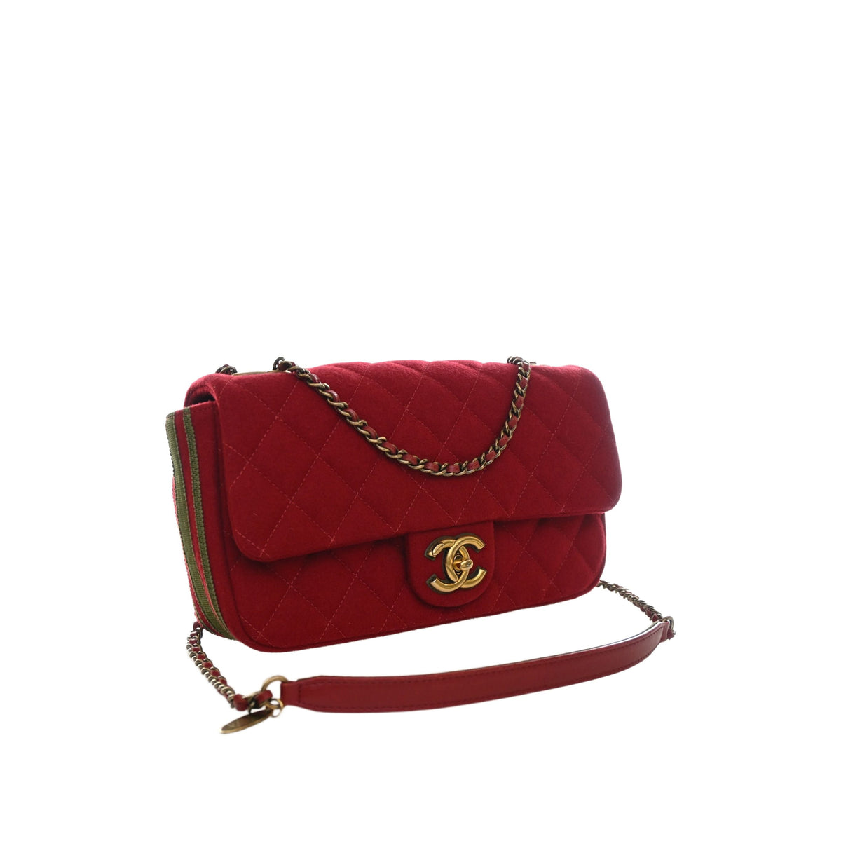 Chanel Medium Quilted Mixed Fibers CC Eyelet Flap — Red