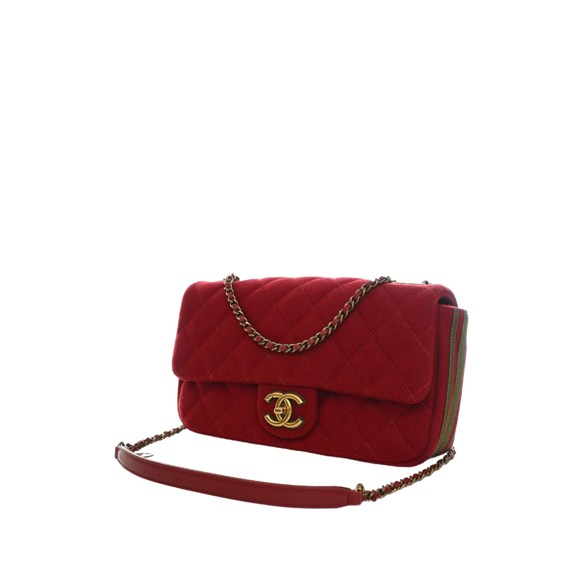 Chanel Medium Quilted Mixed Fibers CC Eyelet Flap — Red