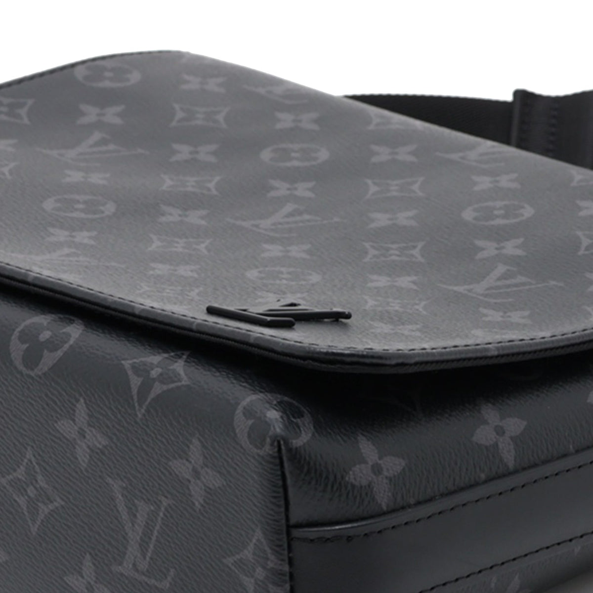 Louis Vuitton Monogram Eclipse District PM — Black
