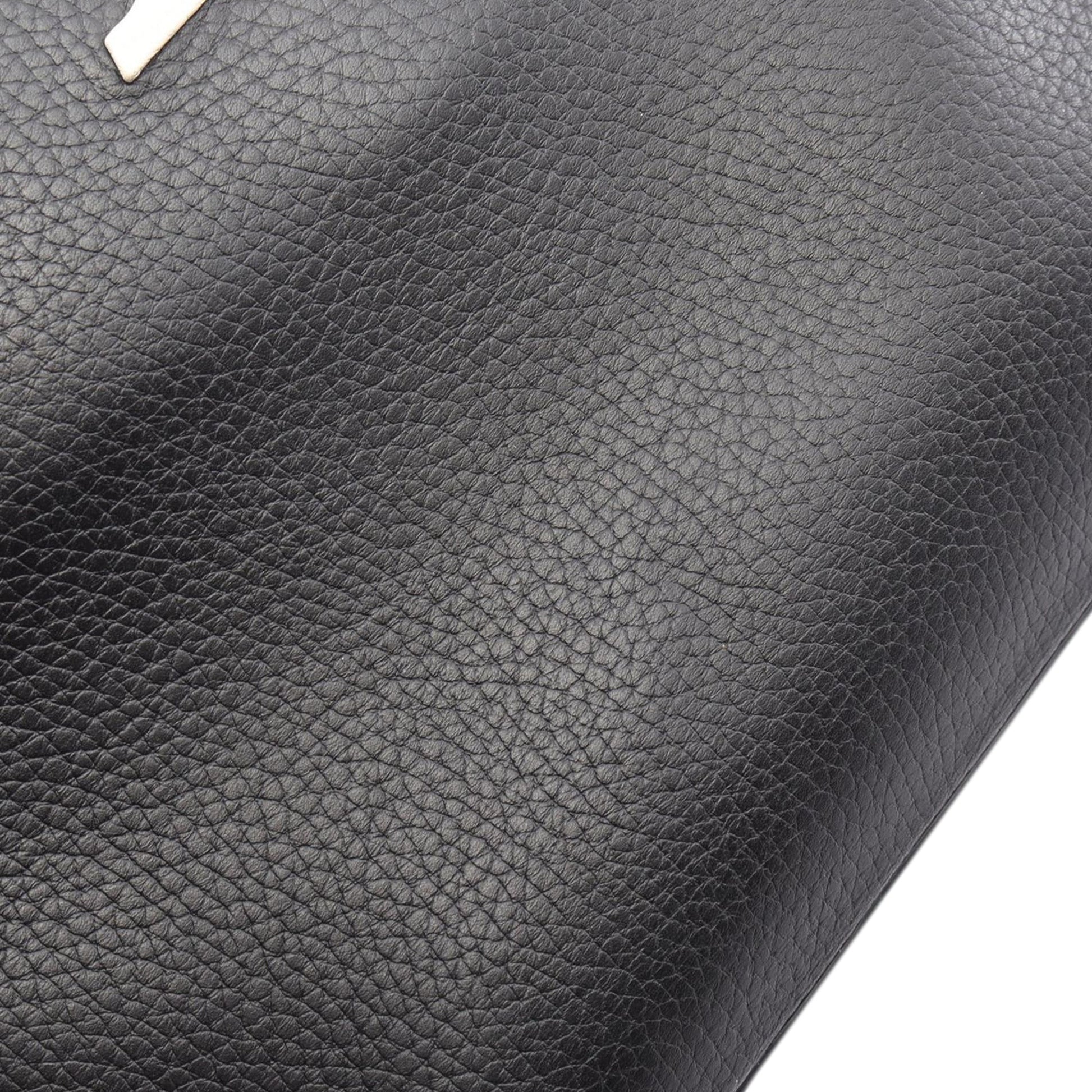 Louis Vuitton Taurillon Capucines MM