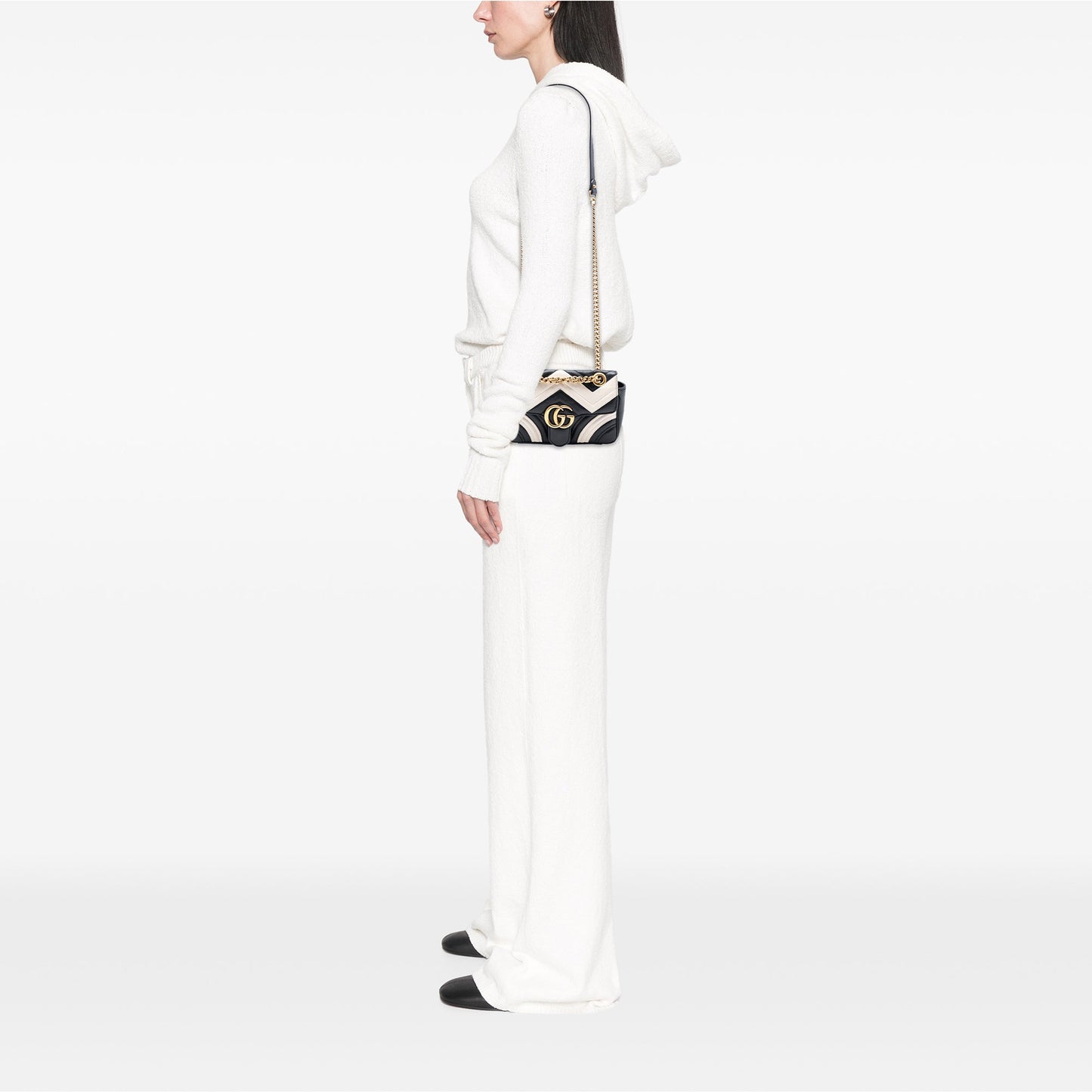 Small GG Marmont Matelasse Leather Shoulder Bag